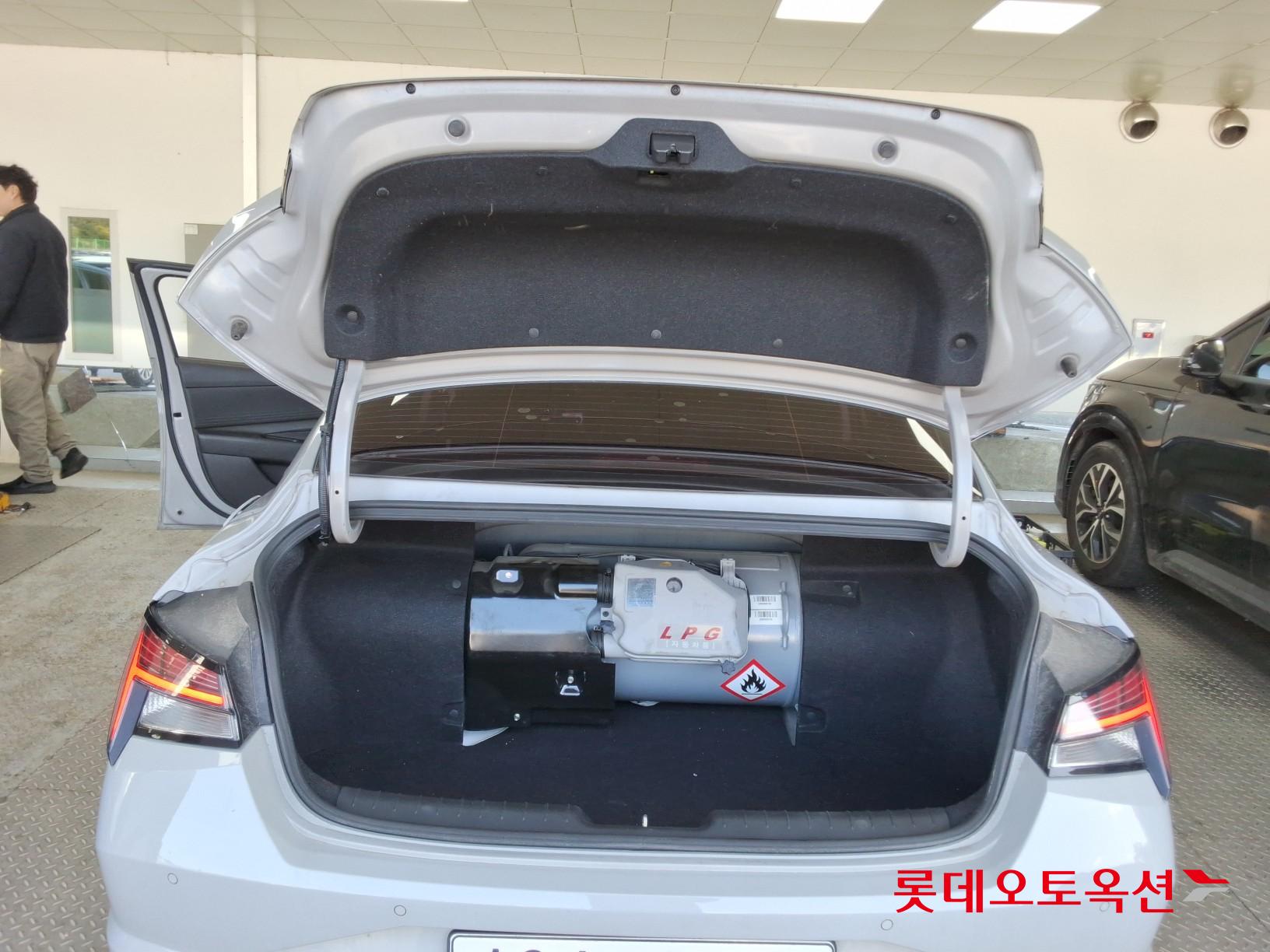 Hyundai Elantra 2021 - Image 37