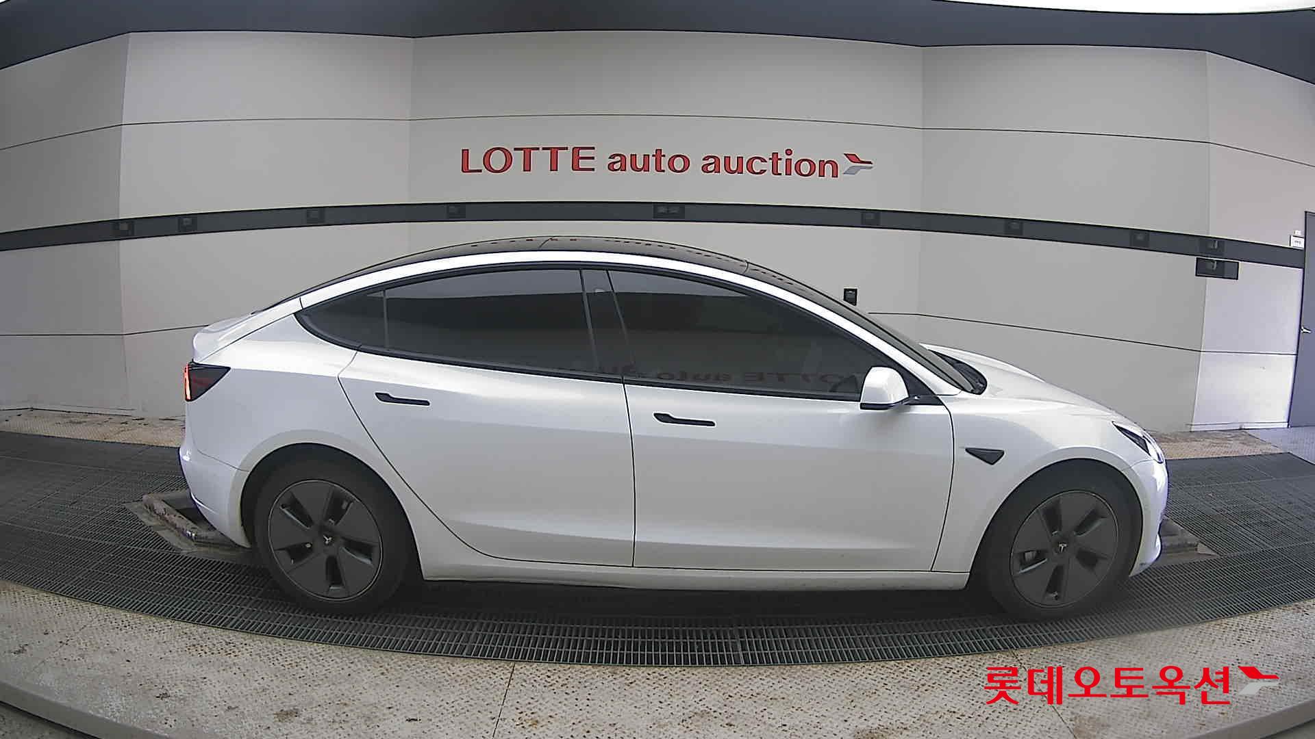 TESLA Model 3 2021 - 이미지 21