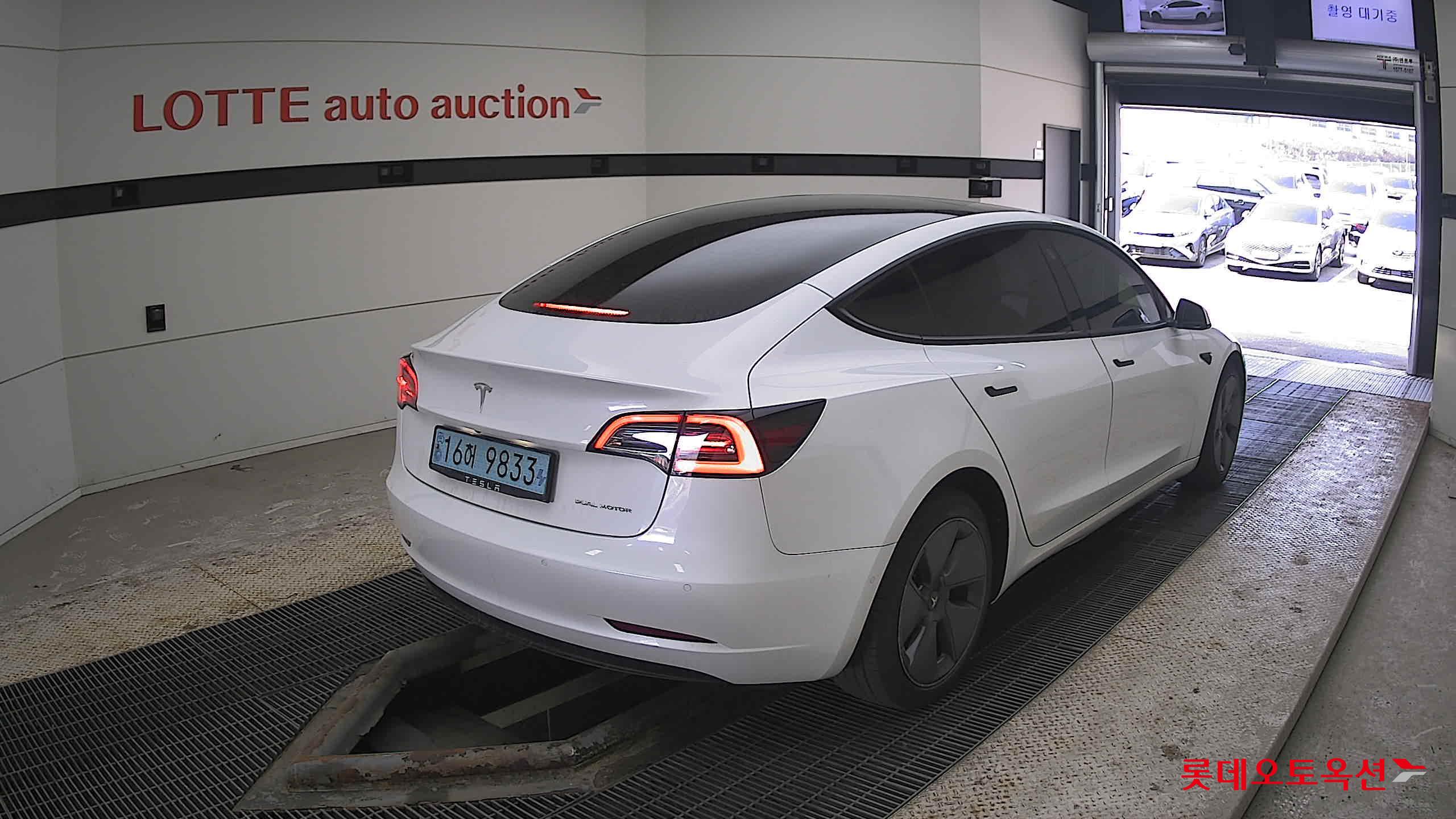 TESLA Model 3 2021 - 이미지 5