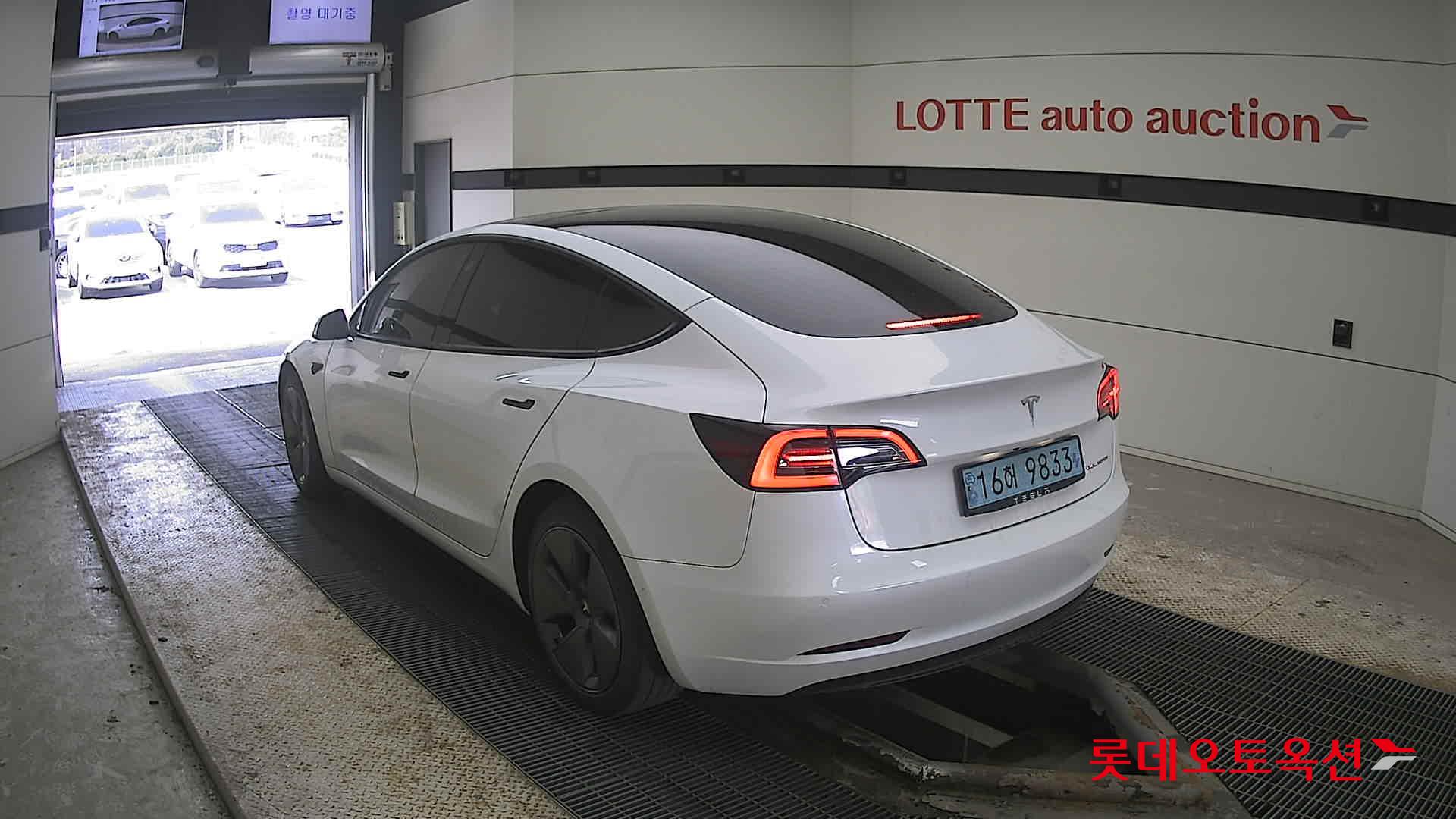 TESLA Model 3 2021 - 이미지 4
