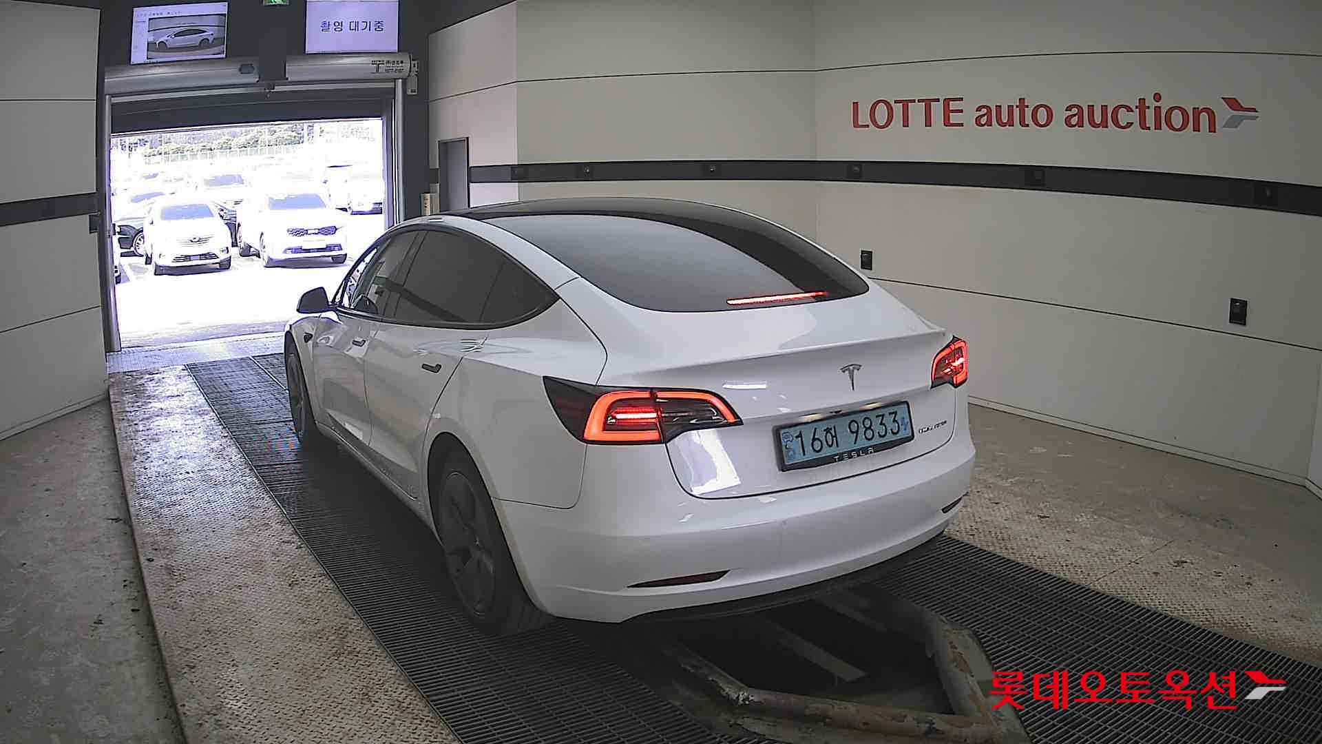 TESLA Model 3 2021 - 이미지 16