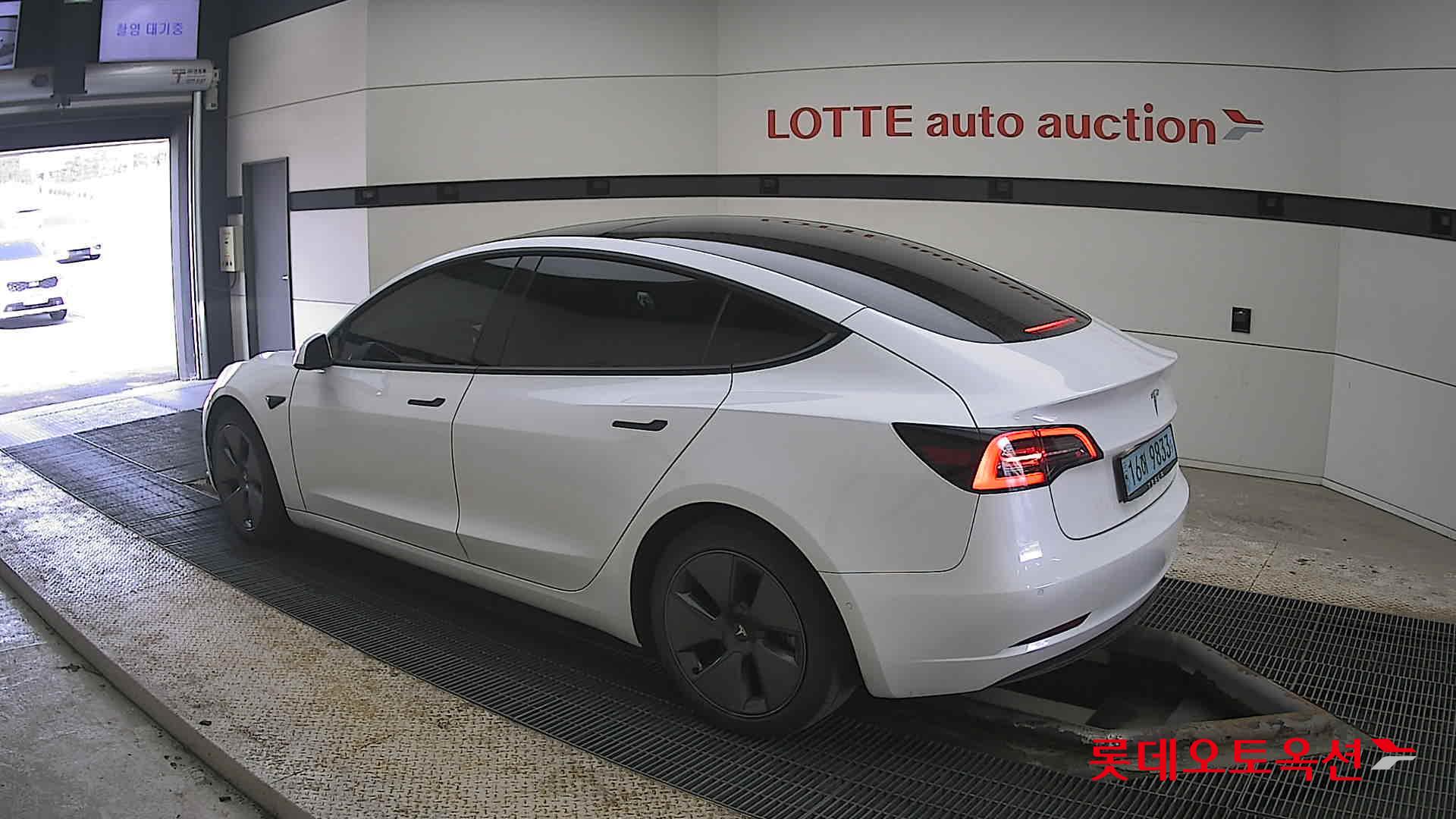 TESLA Model 3 2021 - 이미지 15