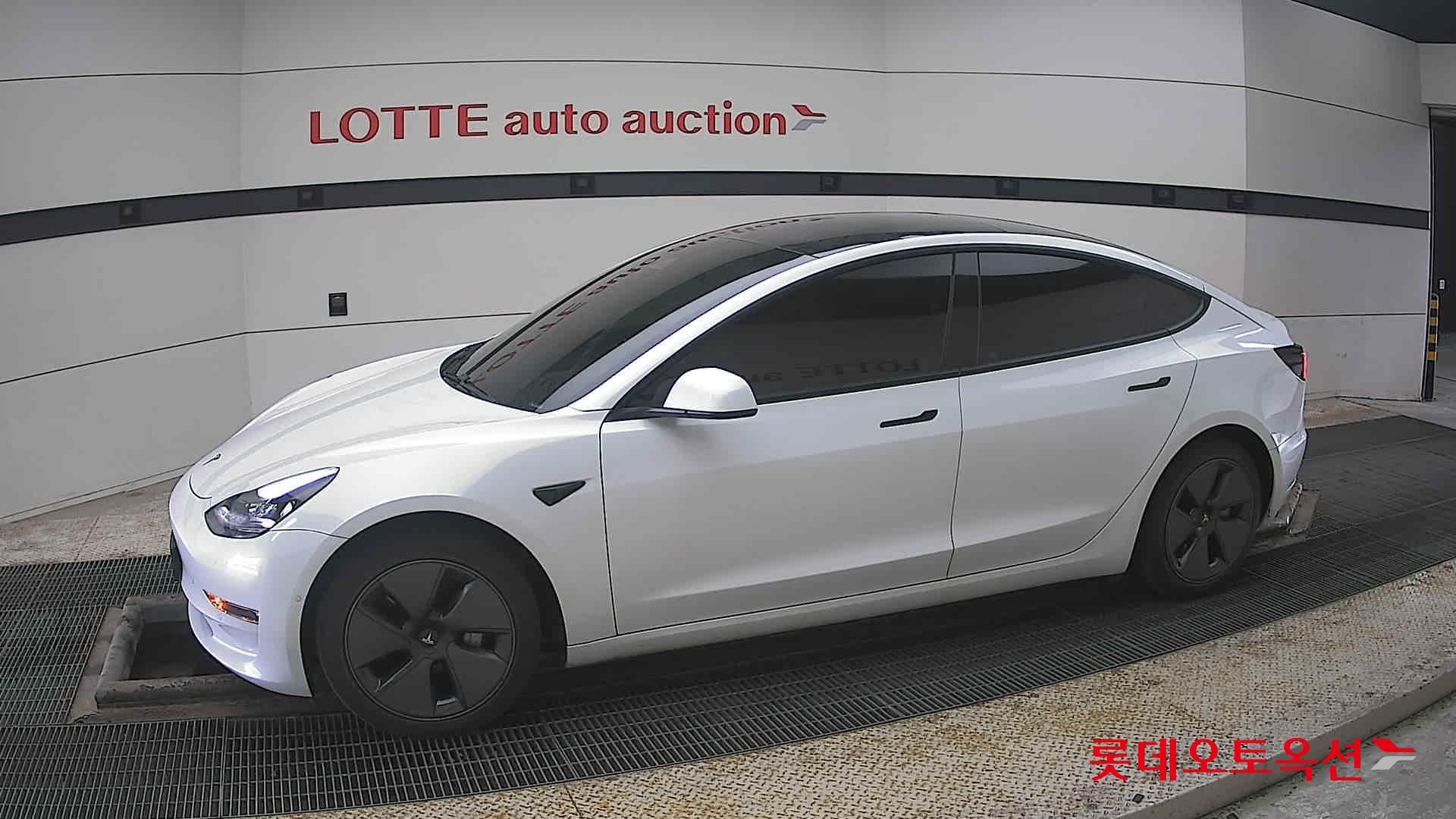 TESLA Model 3 2021 - 이미지 12