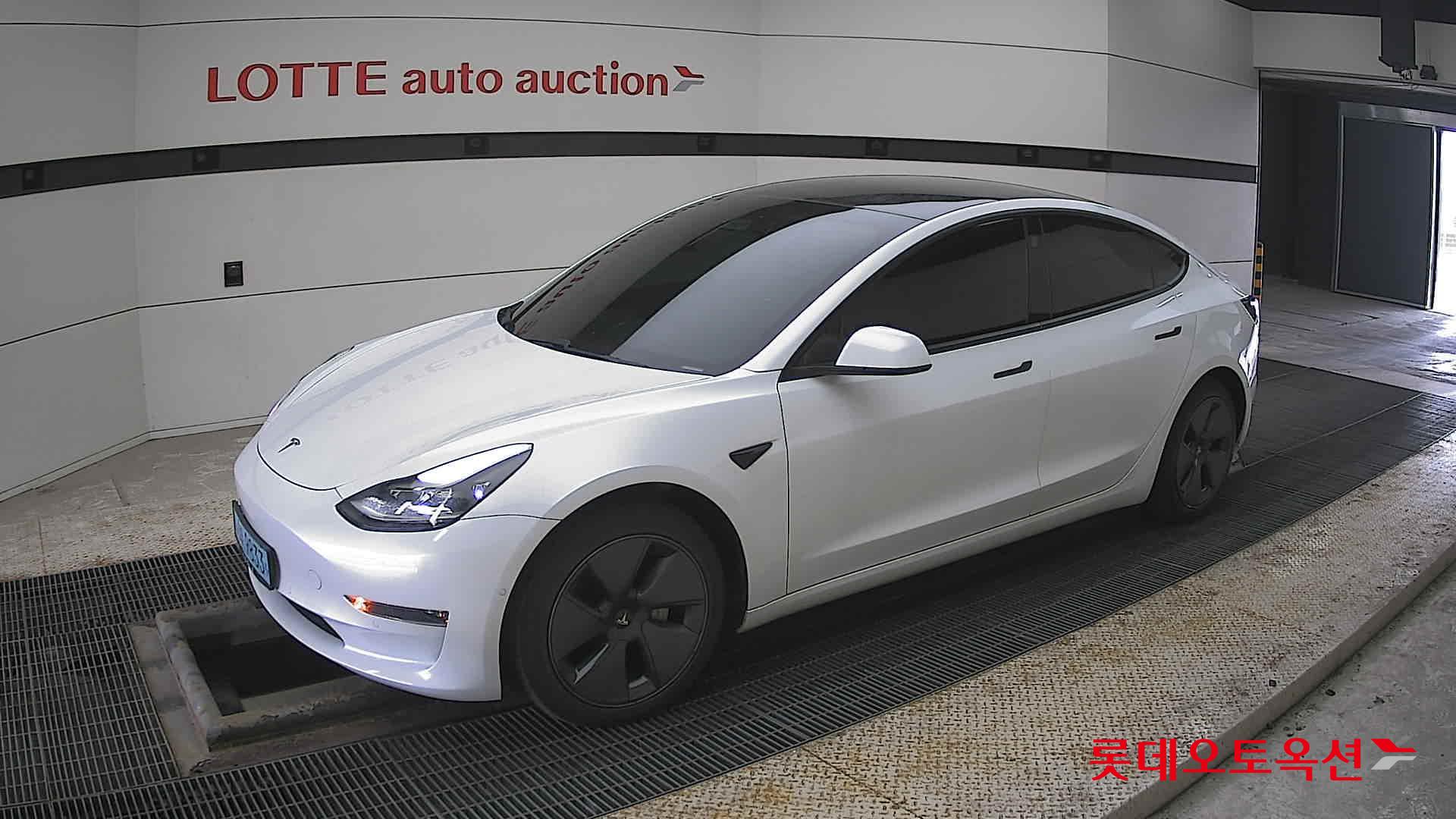 TESLA Model 3 2021 - 이미지 11