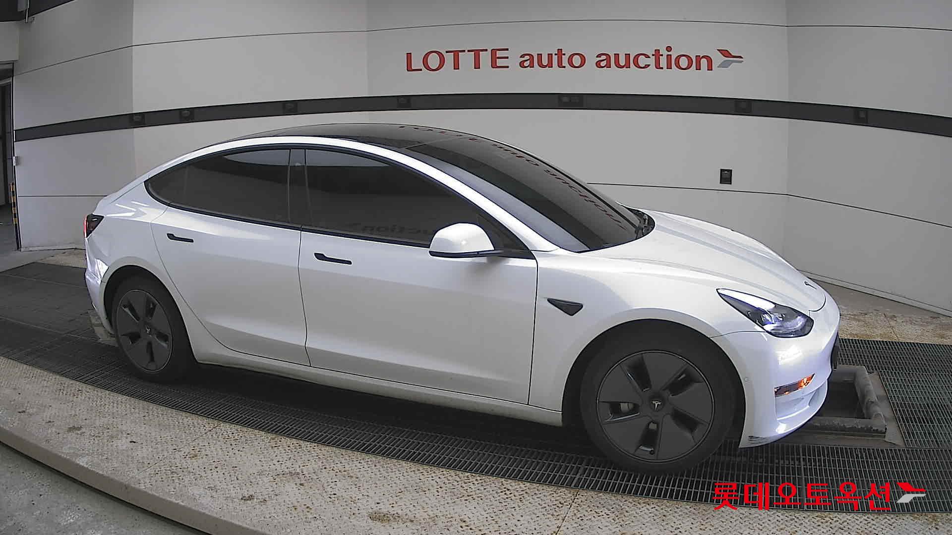 TESLA Model 3 2021 - 이미지 22