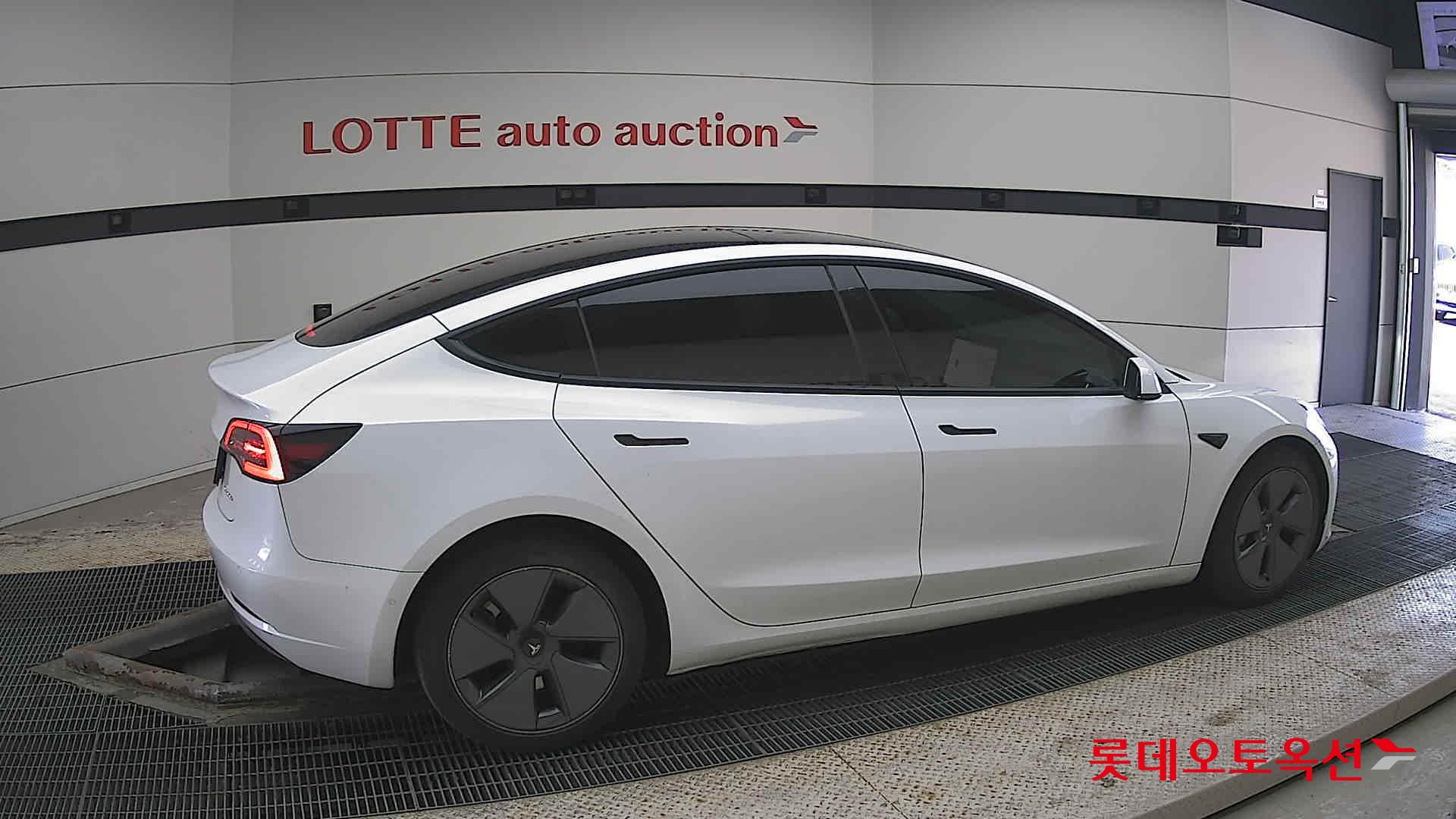 TESLA Model 3 2021 - 이미지 20