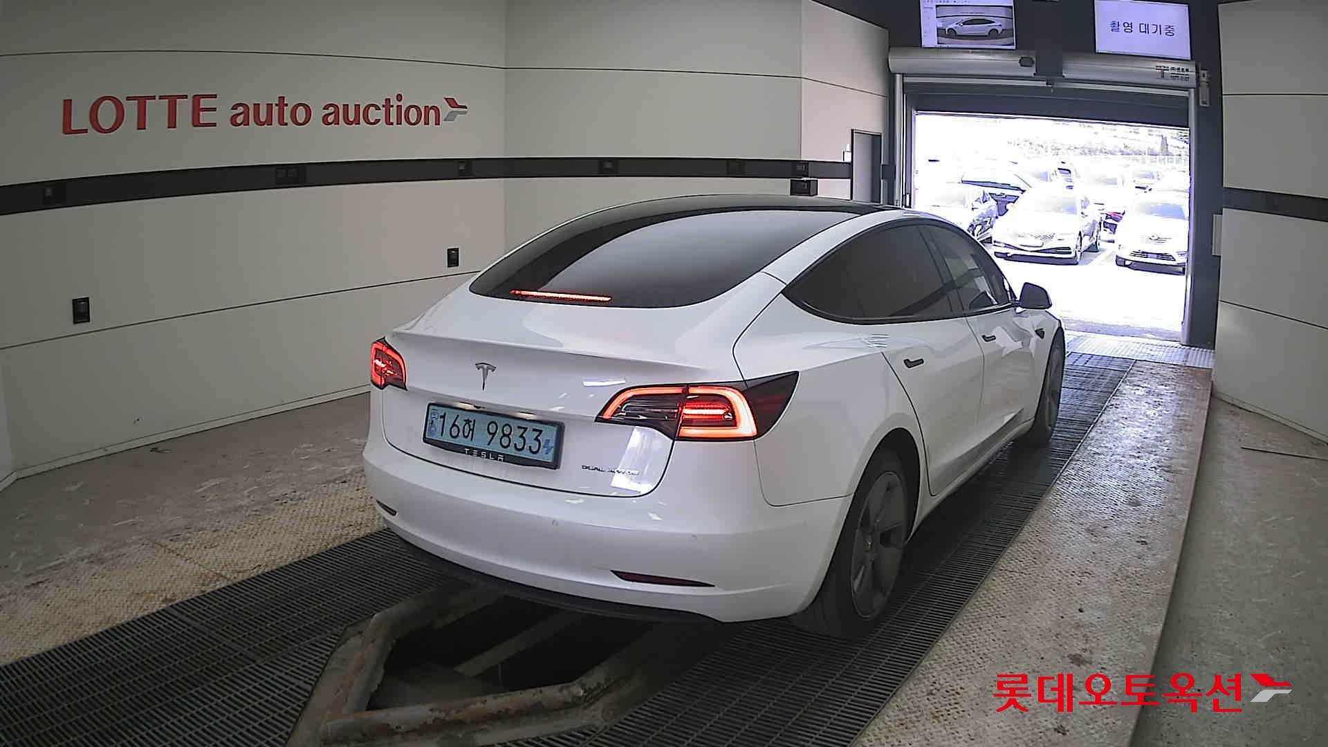 TESLA Model 3 2021 - 이미지 18