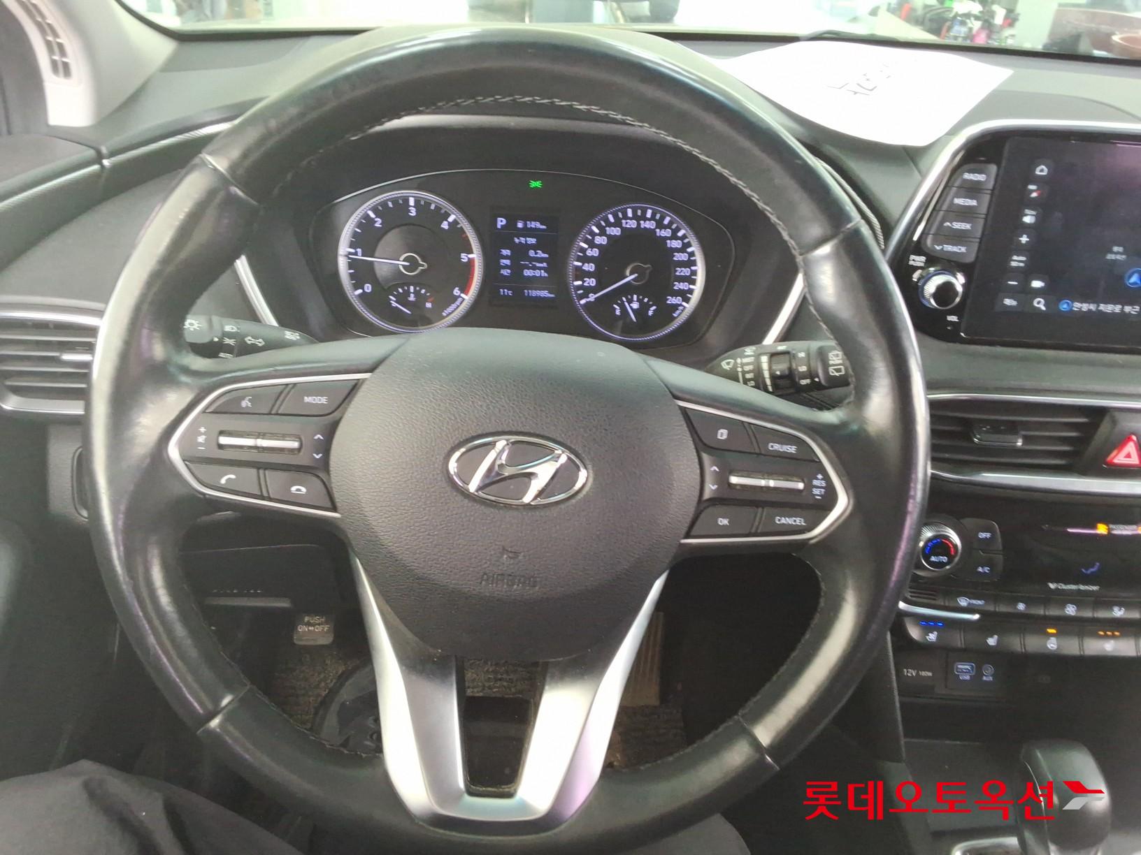 Hyundai Santa Fe 2020 - Image 30