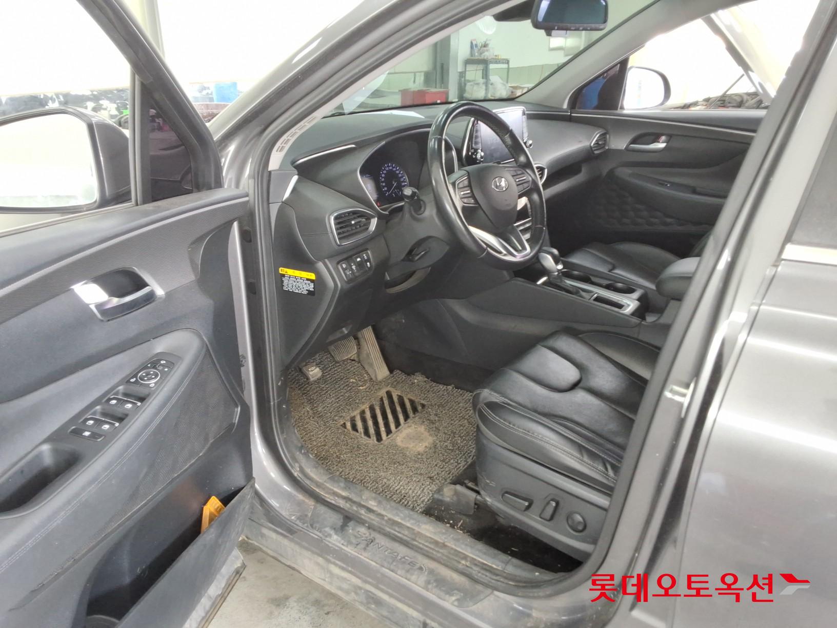 Hyundai Santa Fe 2020 - Image 35