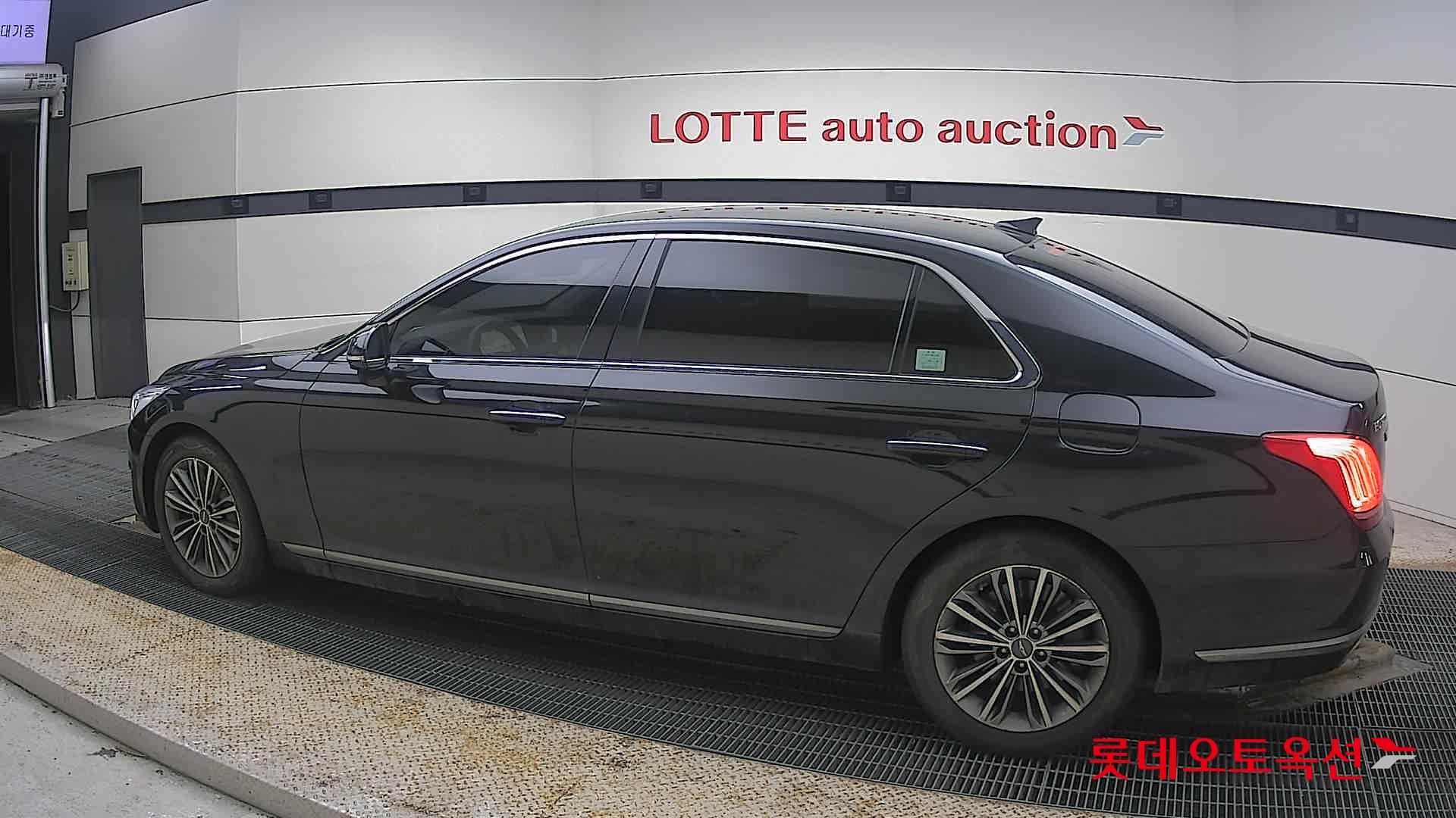 جينيسيس EQ900 2018 - صورة 14