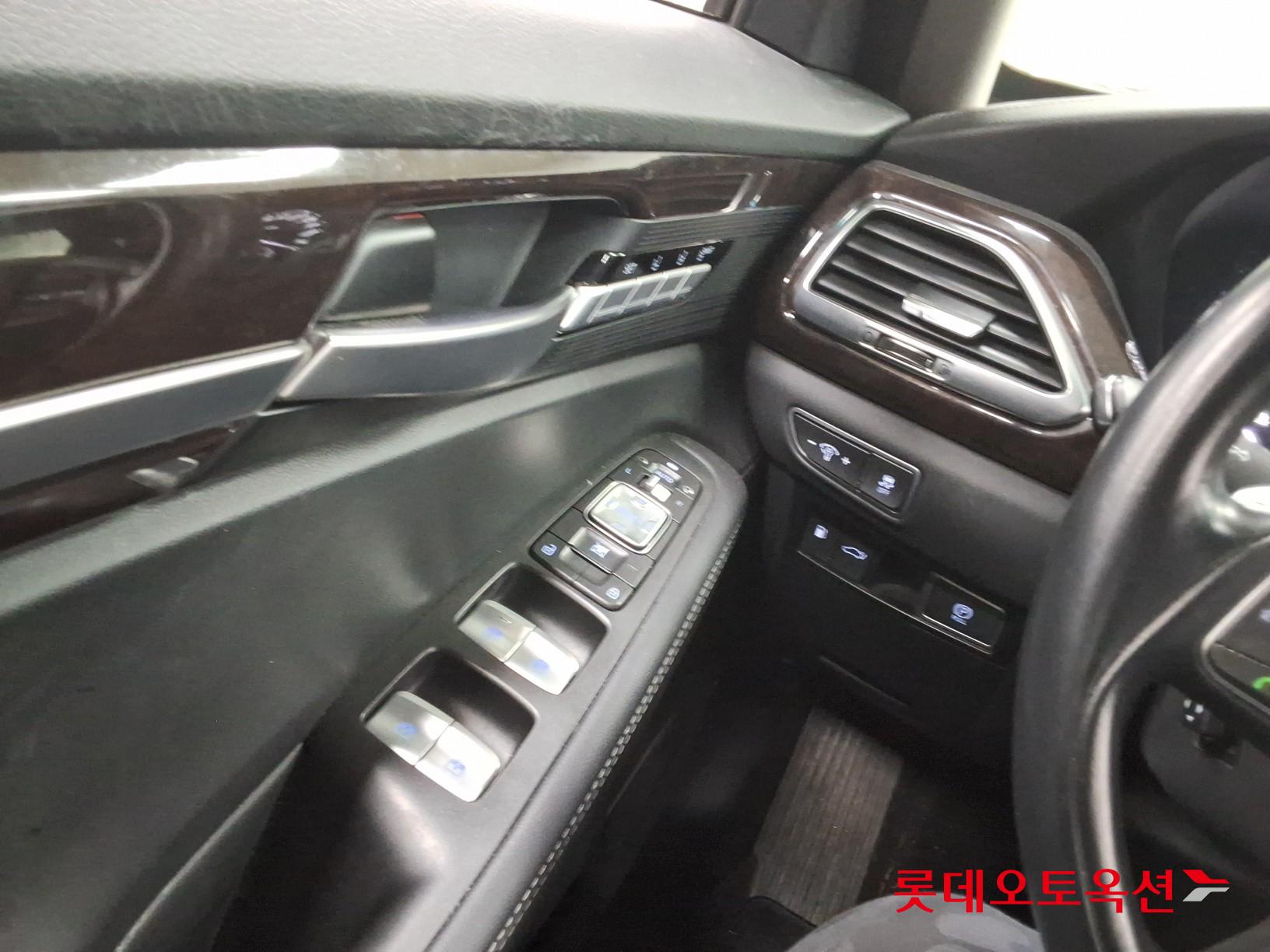 جينيسيس EQ900 2018 - صورة 29