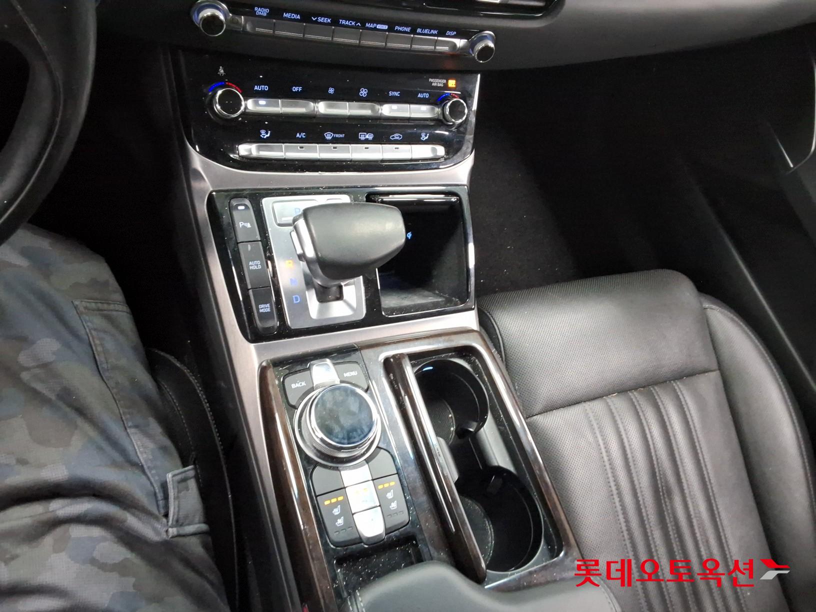 جينيسيس EQ900 2018 - صورة 35