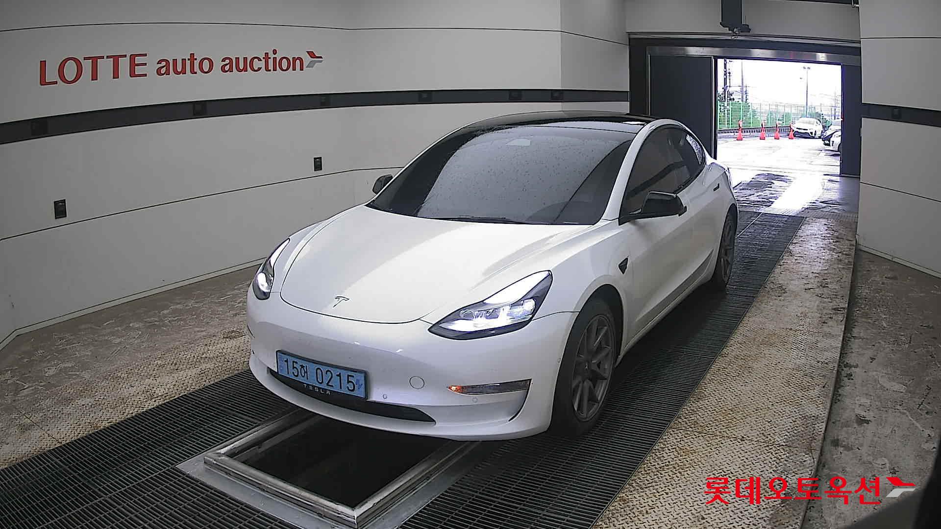 Tesla Model 3 - 10