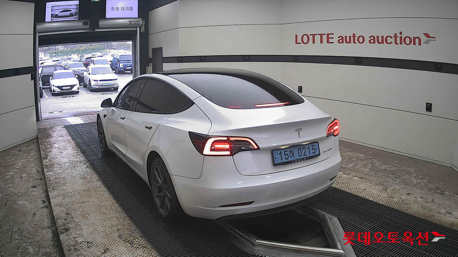 Tesla Model 3 - 16