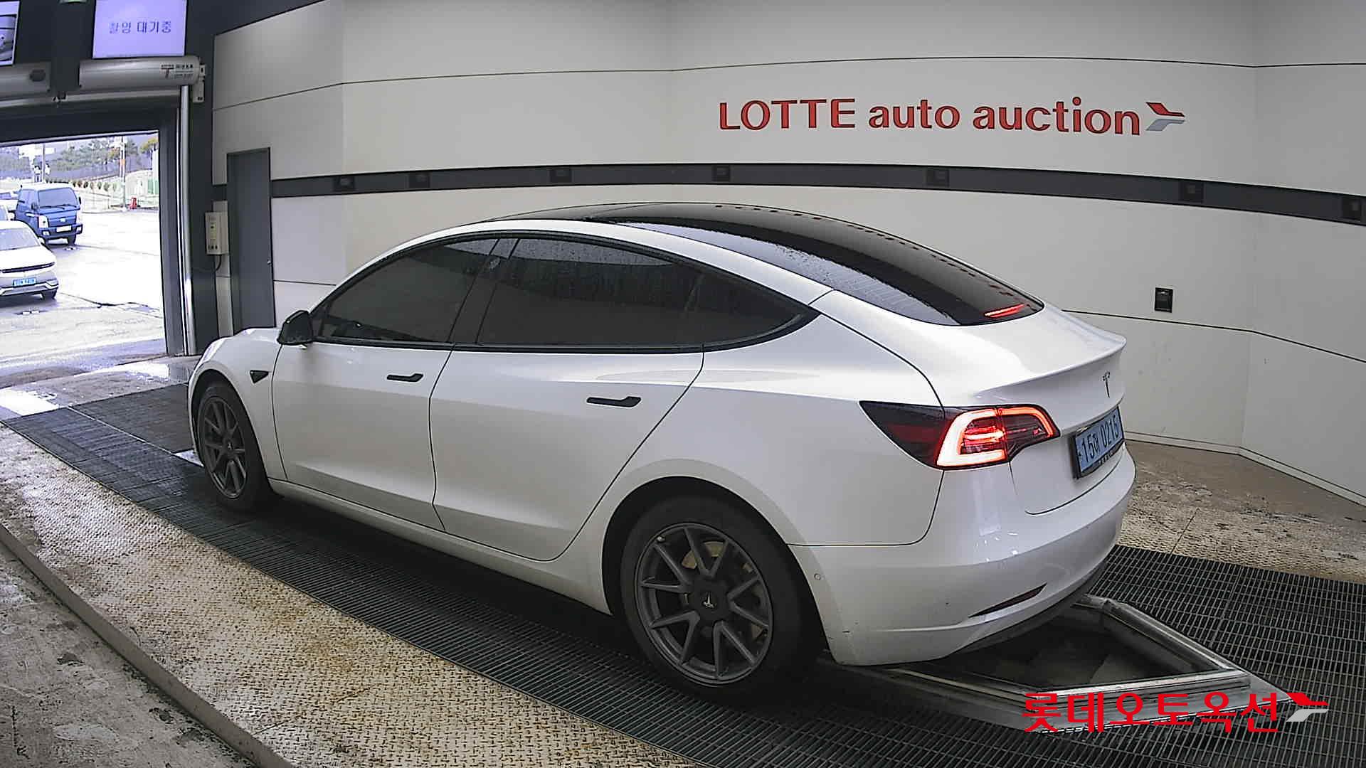 Tesla Model 3 - 15
