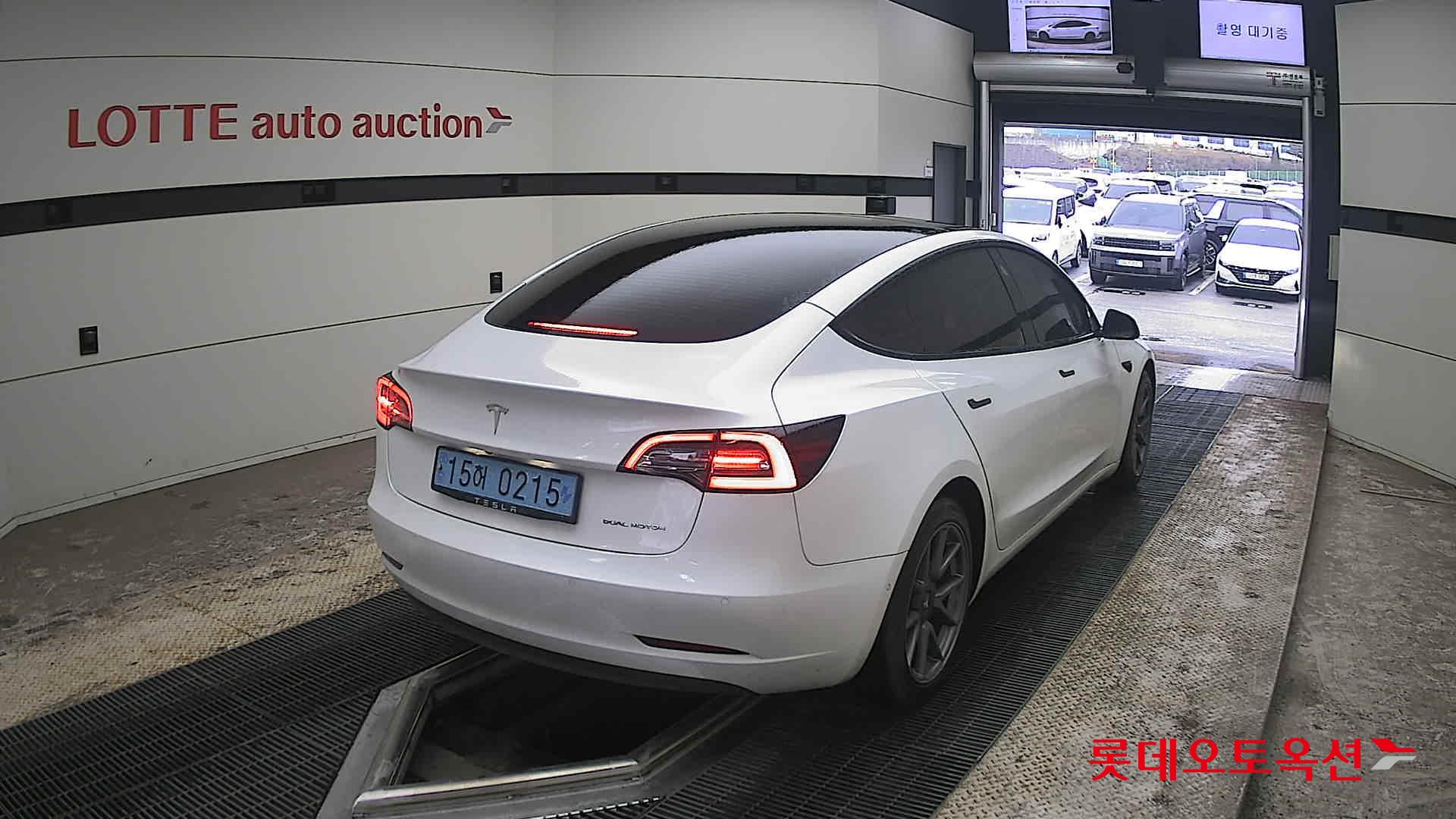 Tesla Model 3 - 18