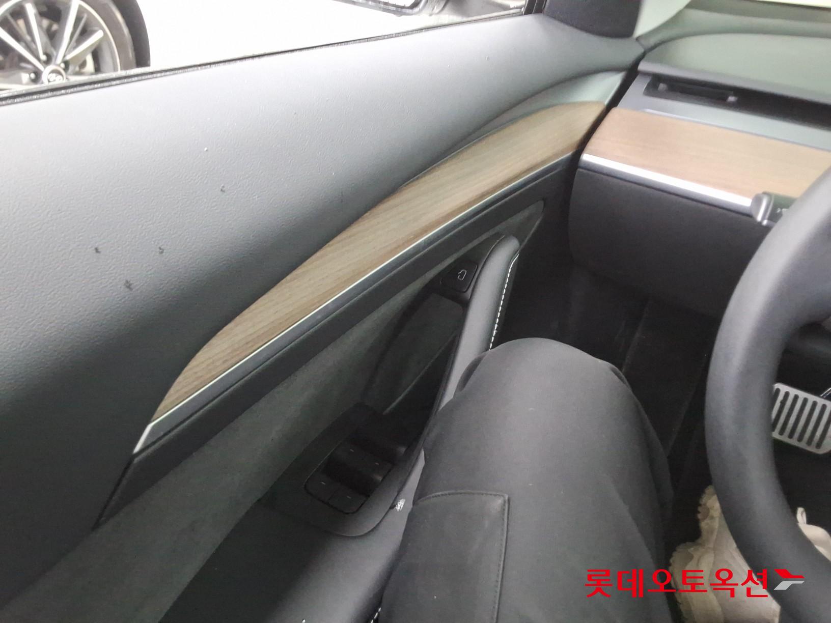 Tesla Model 3 - 29
