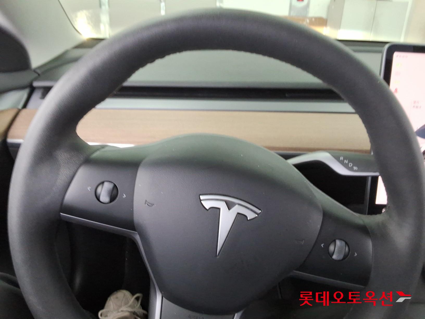 Tesla Model 3 - 30