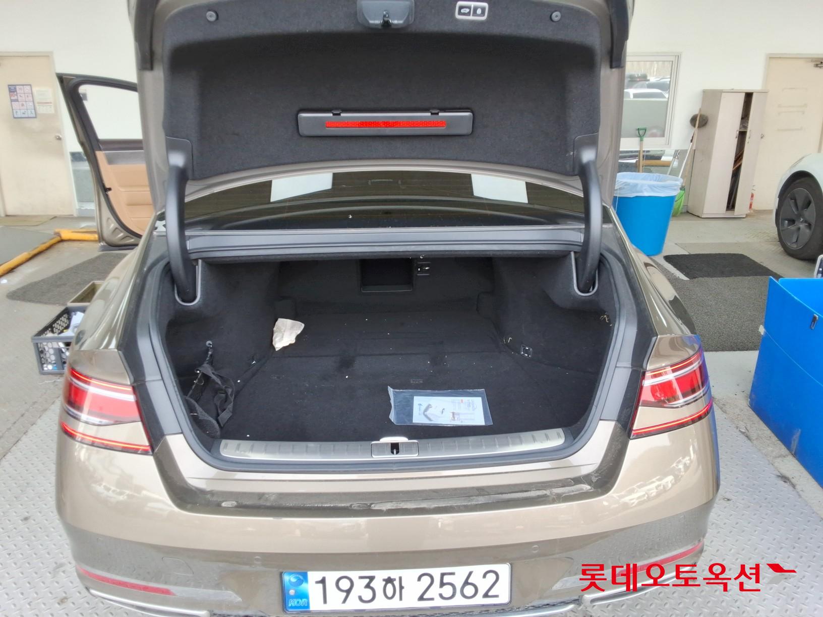 جينيسيس G90 2022 - صورة 9