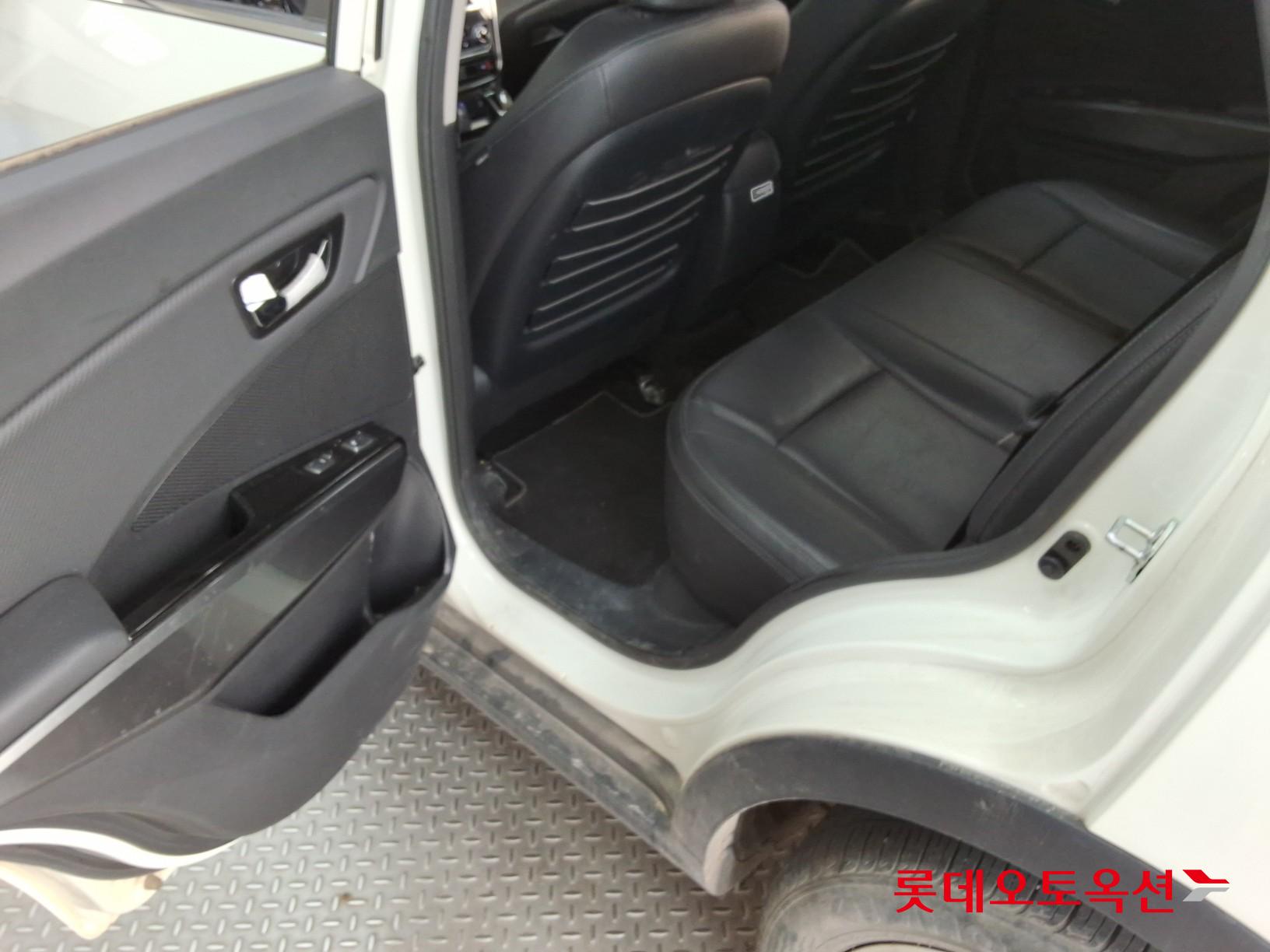 KG Mobility Tivoli 2022 - Image 37