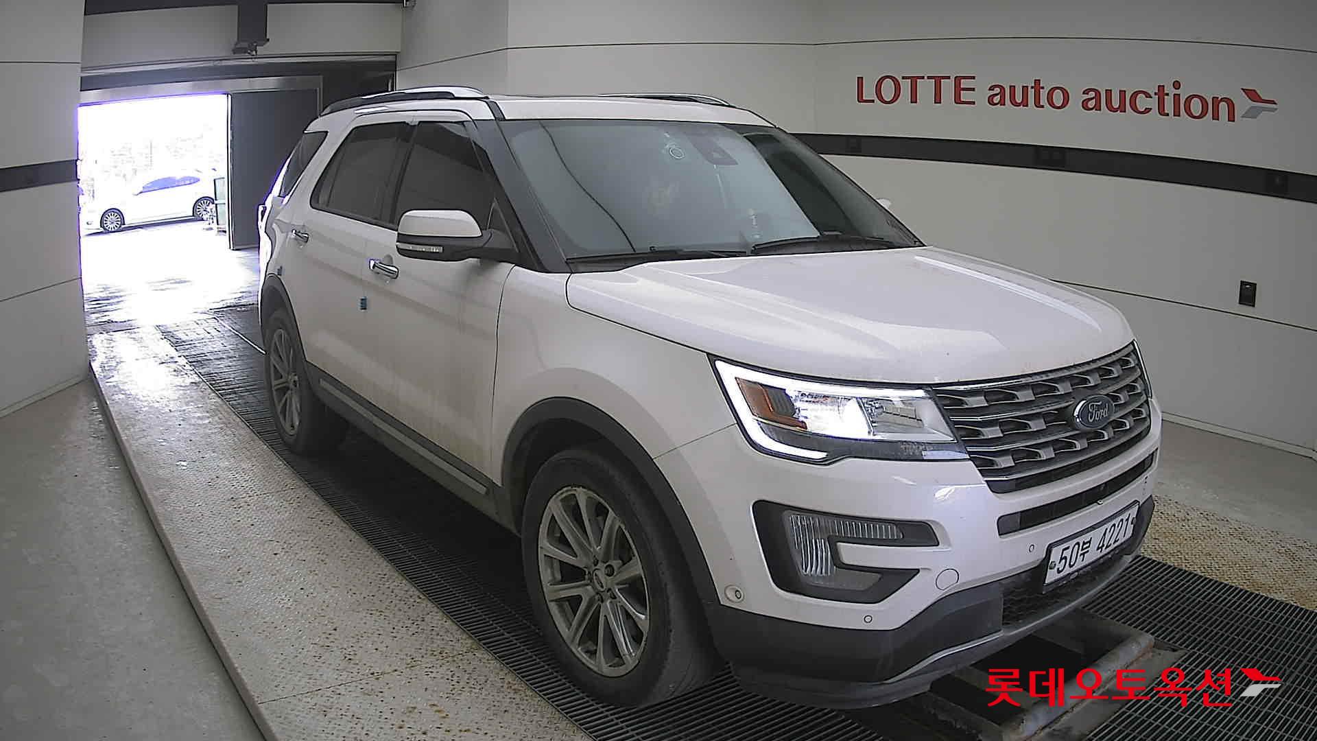 2017 - Ford EXPLORER