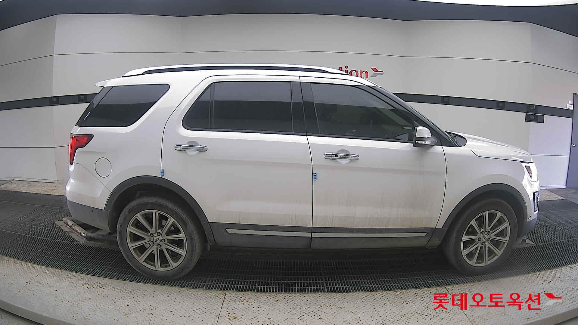 2017 - Ford EXPLORER