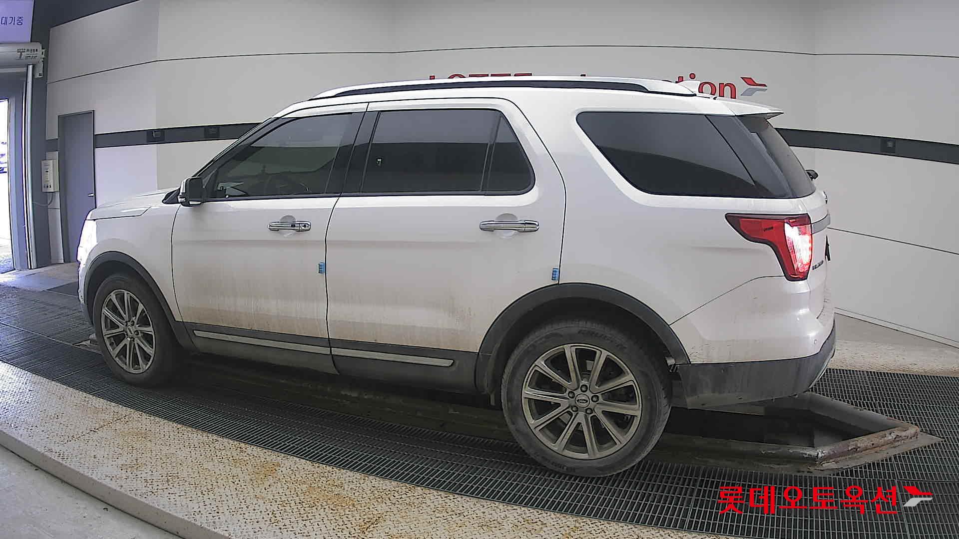 2017 - Ford EXPLORER