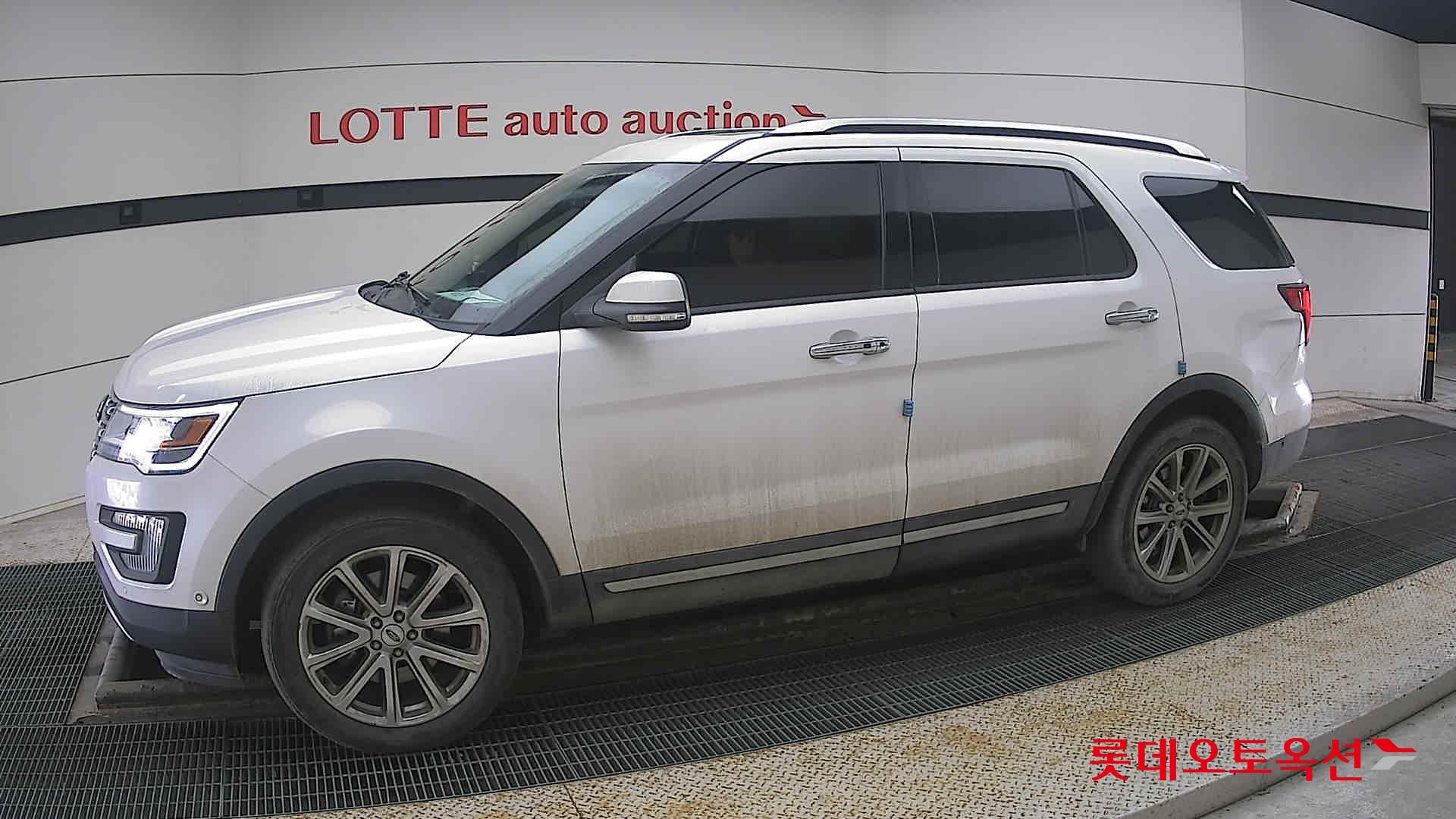 2017 - Ford EXPLORER