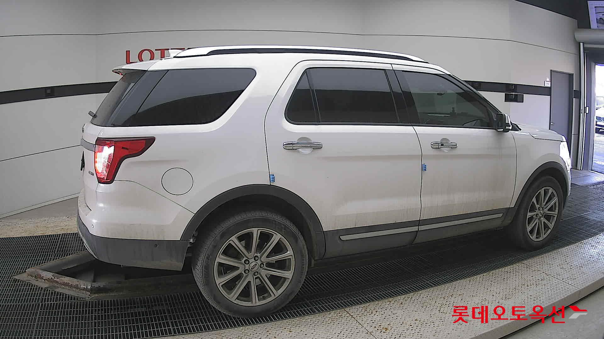 2017 - Ford EXPLORER