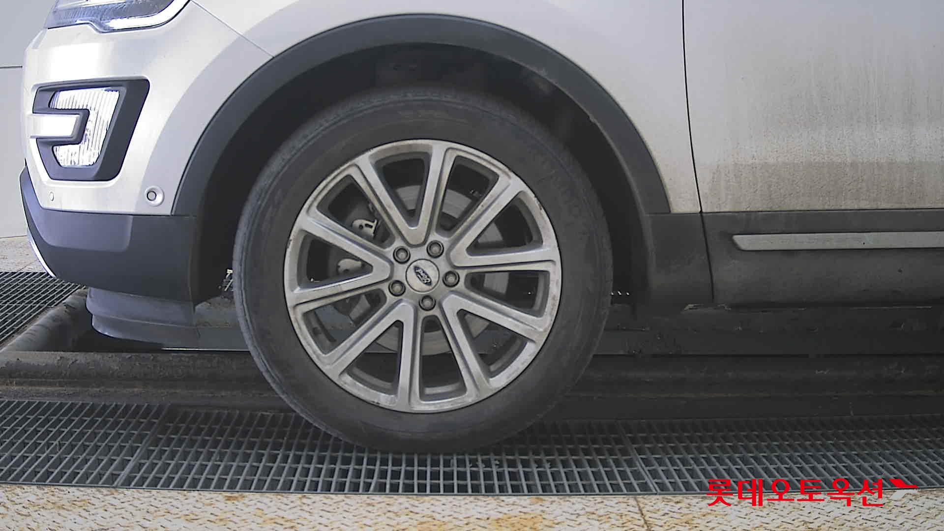 2017 - Ford EXPLORER