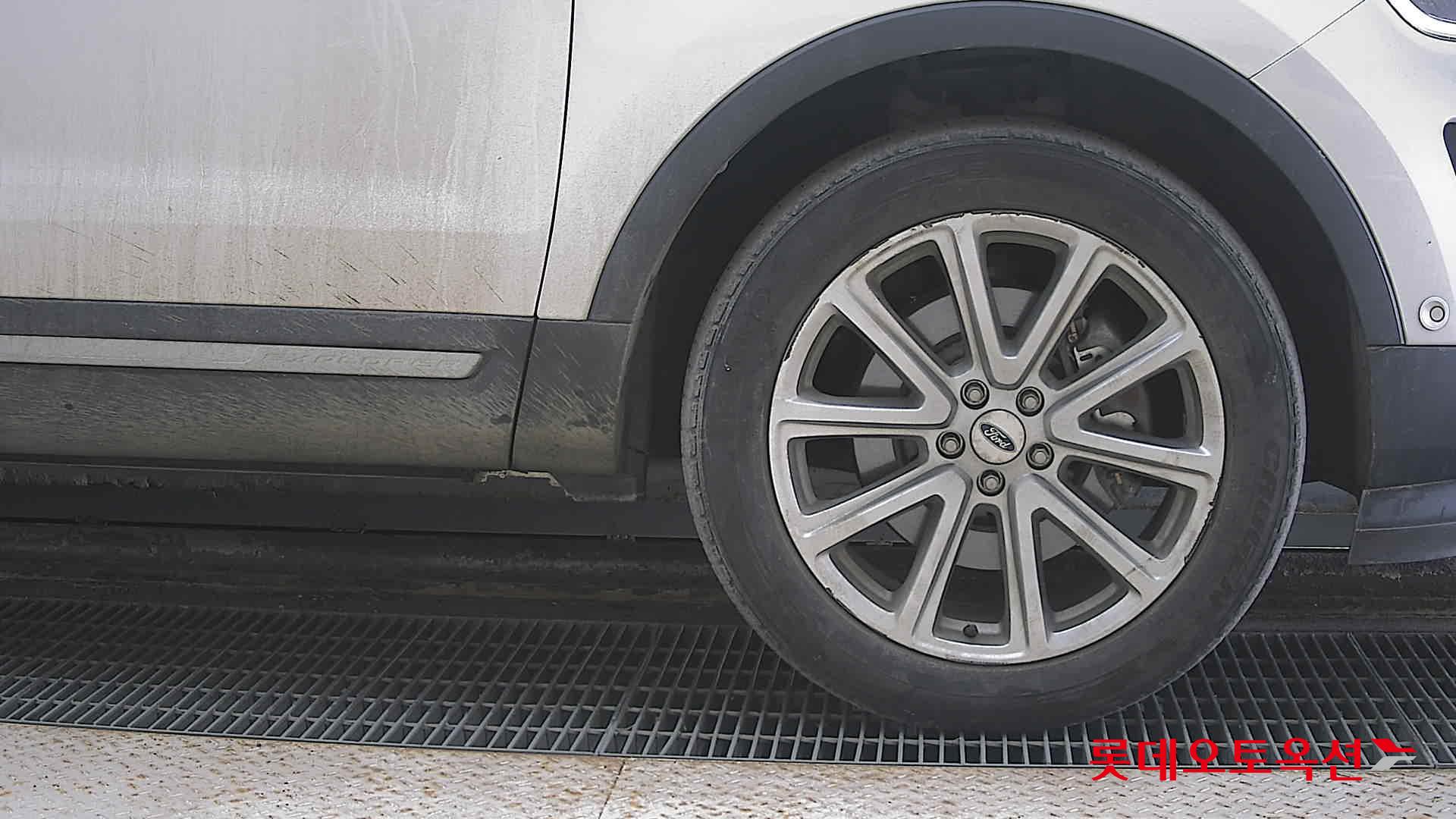 2017 - Ford EXPLORER