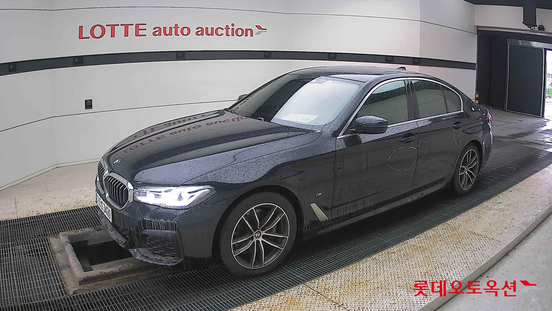 2021 - BMW 523D