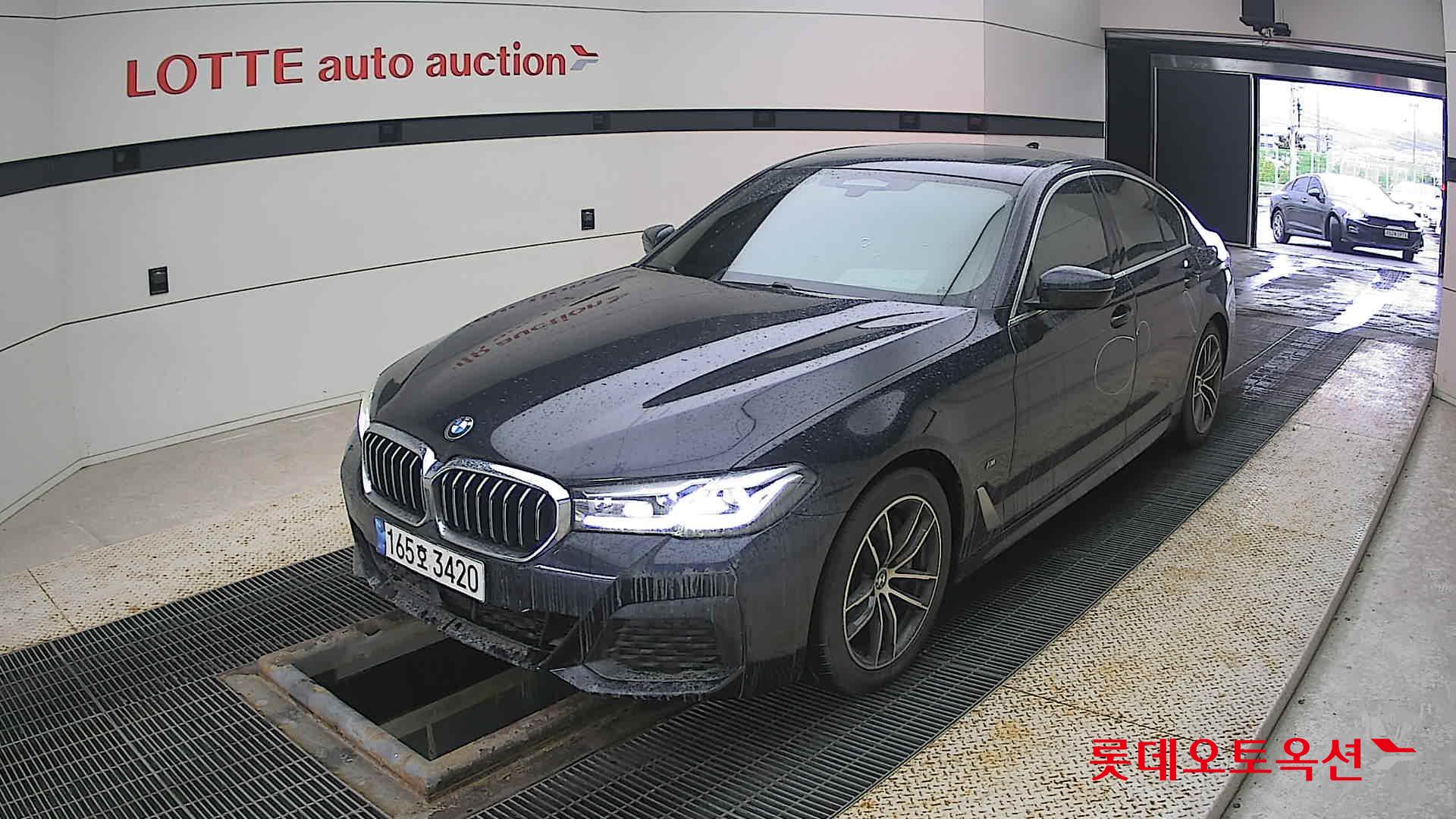2021 - BMW 523D