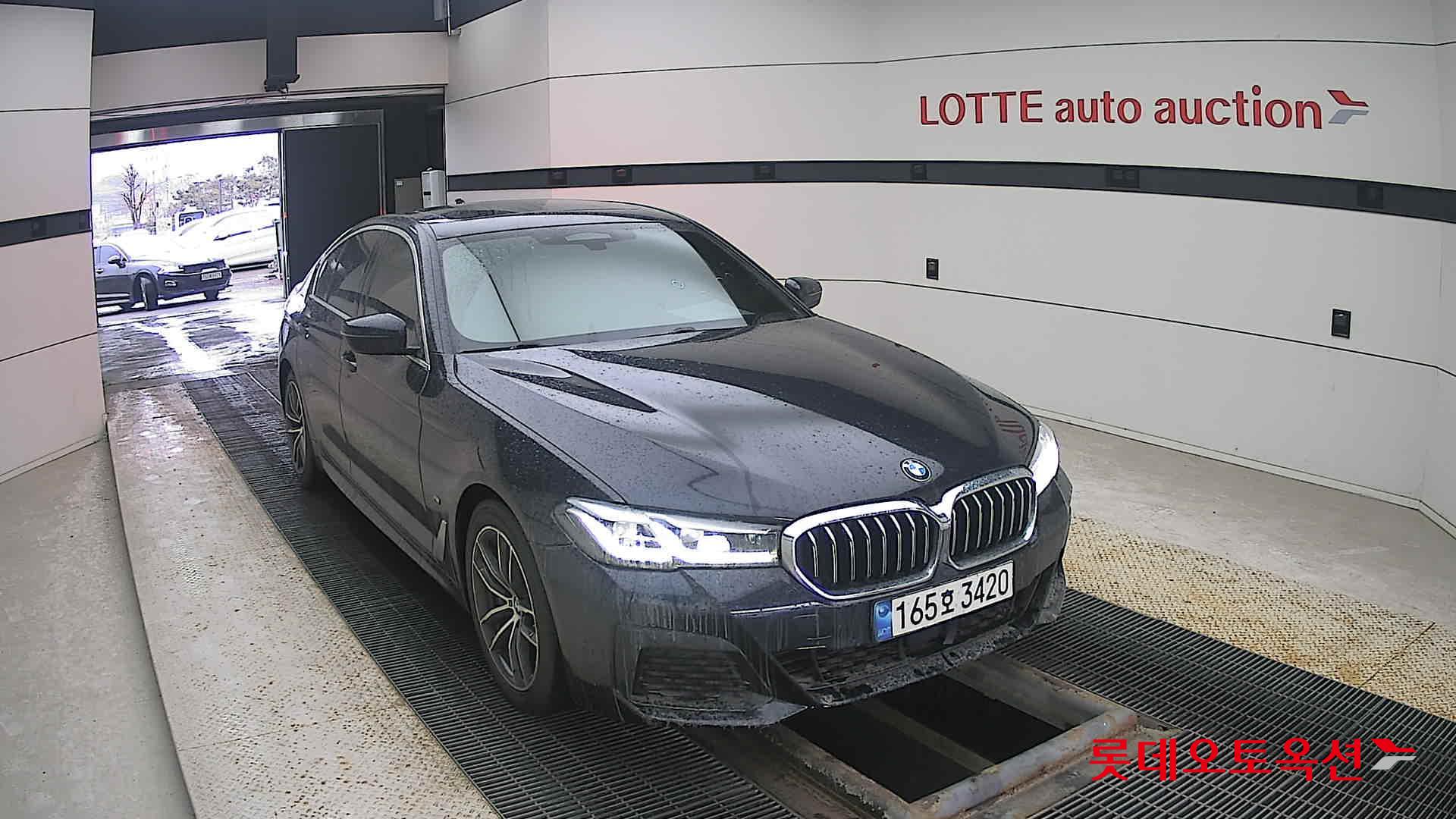 2021 - BMW 523D