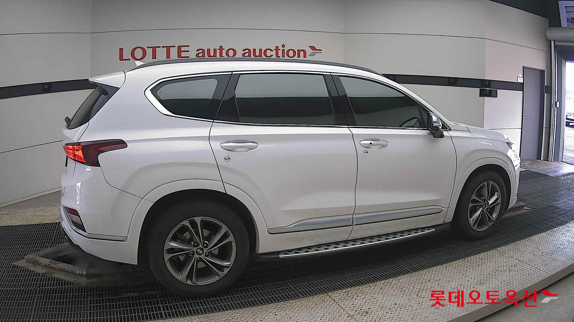 هيونداي سانتافي 2020 - صورة 20