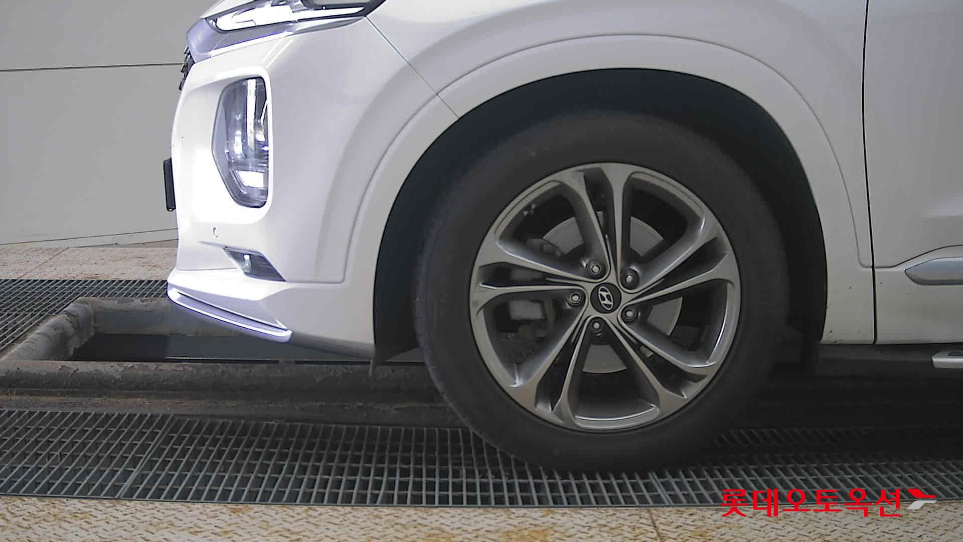 هيونداي سانتافي 2020 - صورة 25