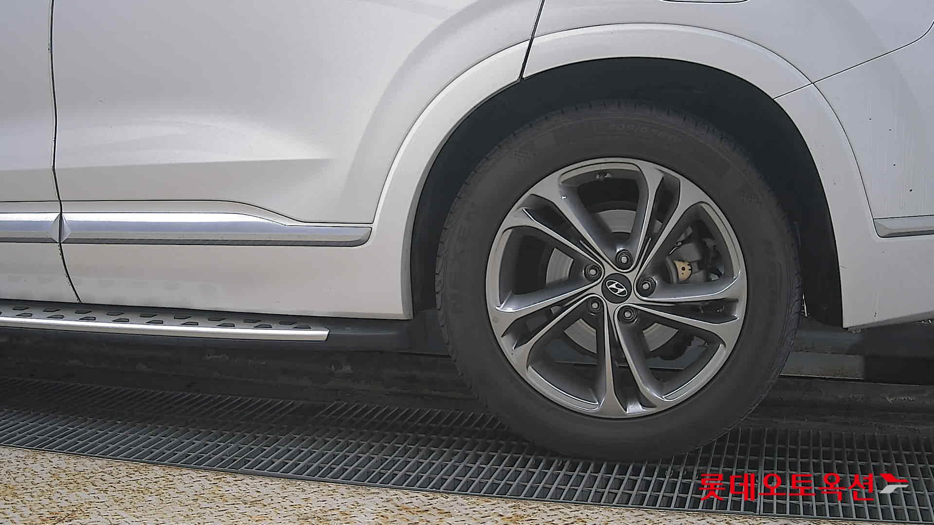 هيونداي سانتافي 2020 - صورة 26