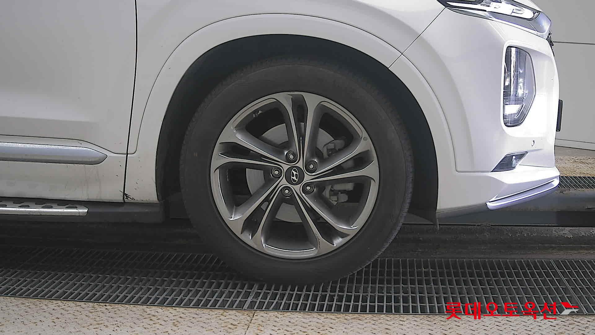 هيونداي سانتافي 2020 - صورة 27