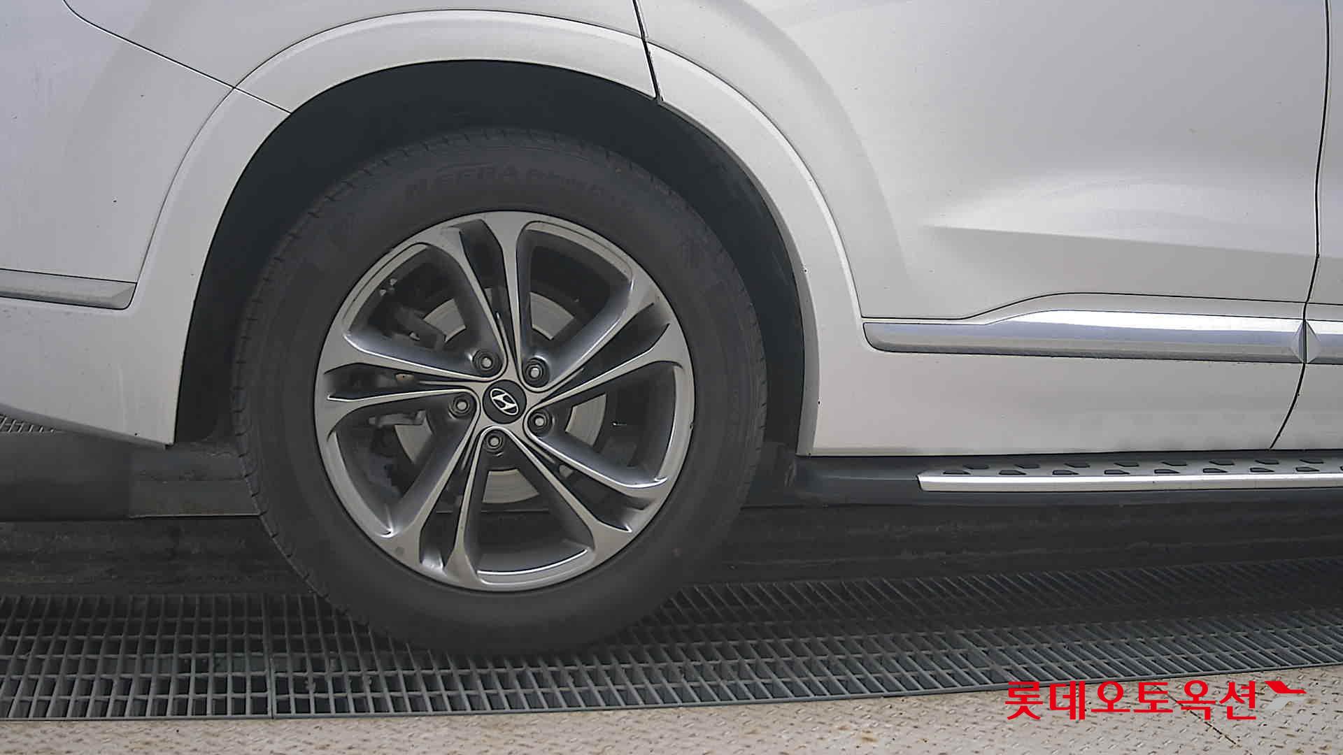 هيونداي سانتافي 2020 - صورة 28