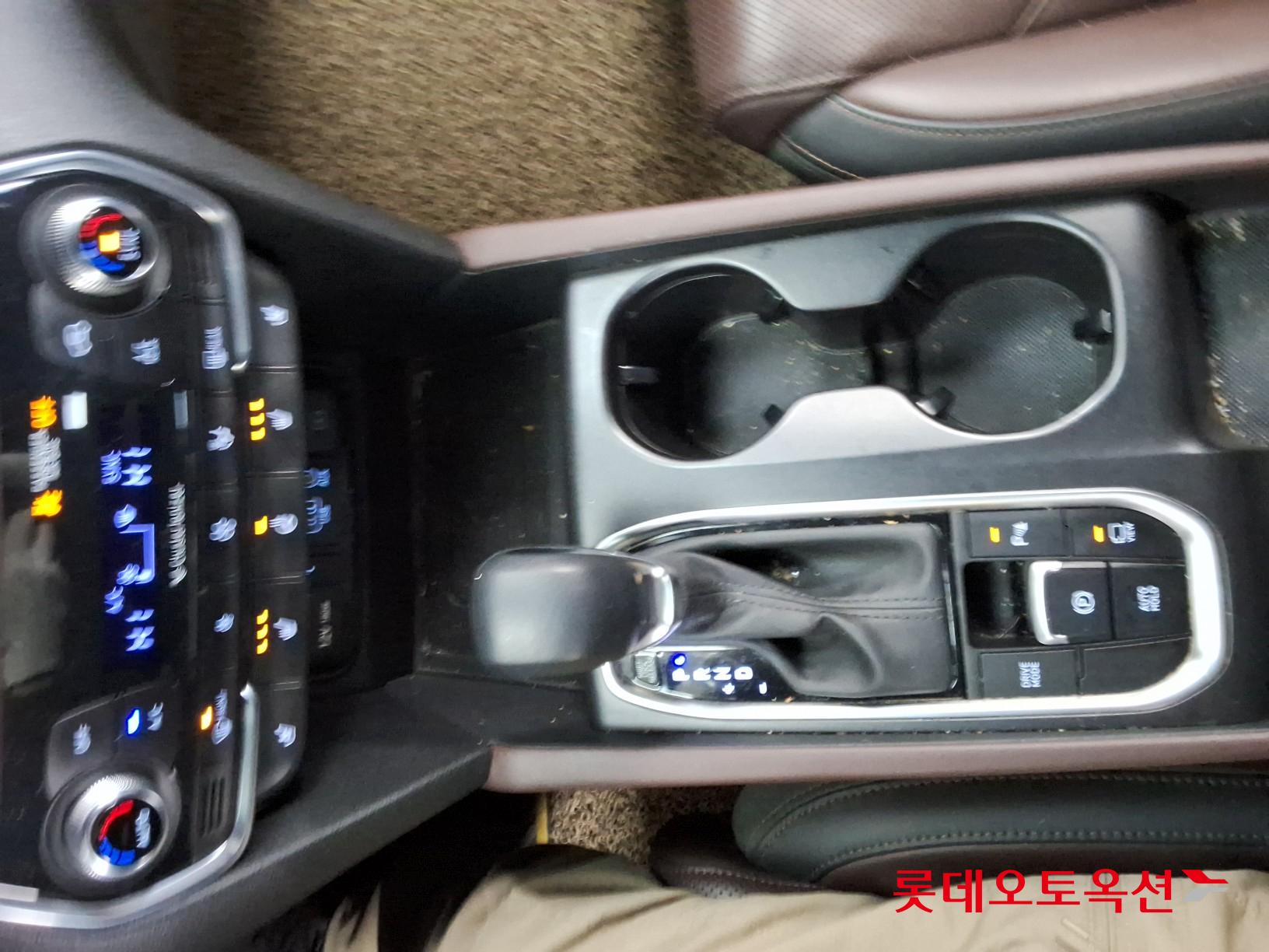 هيونداي سانتافي 2020 - صورة 32