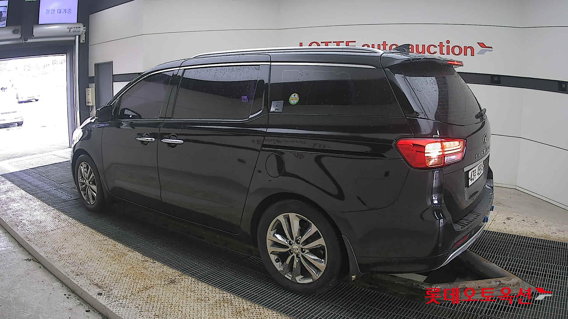 2016 - Kia CARNIVAL