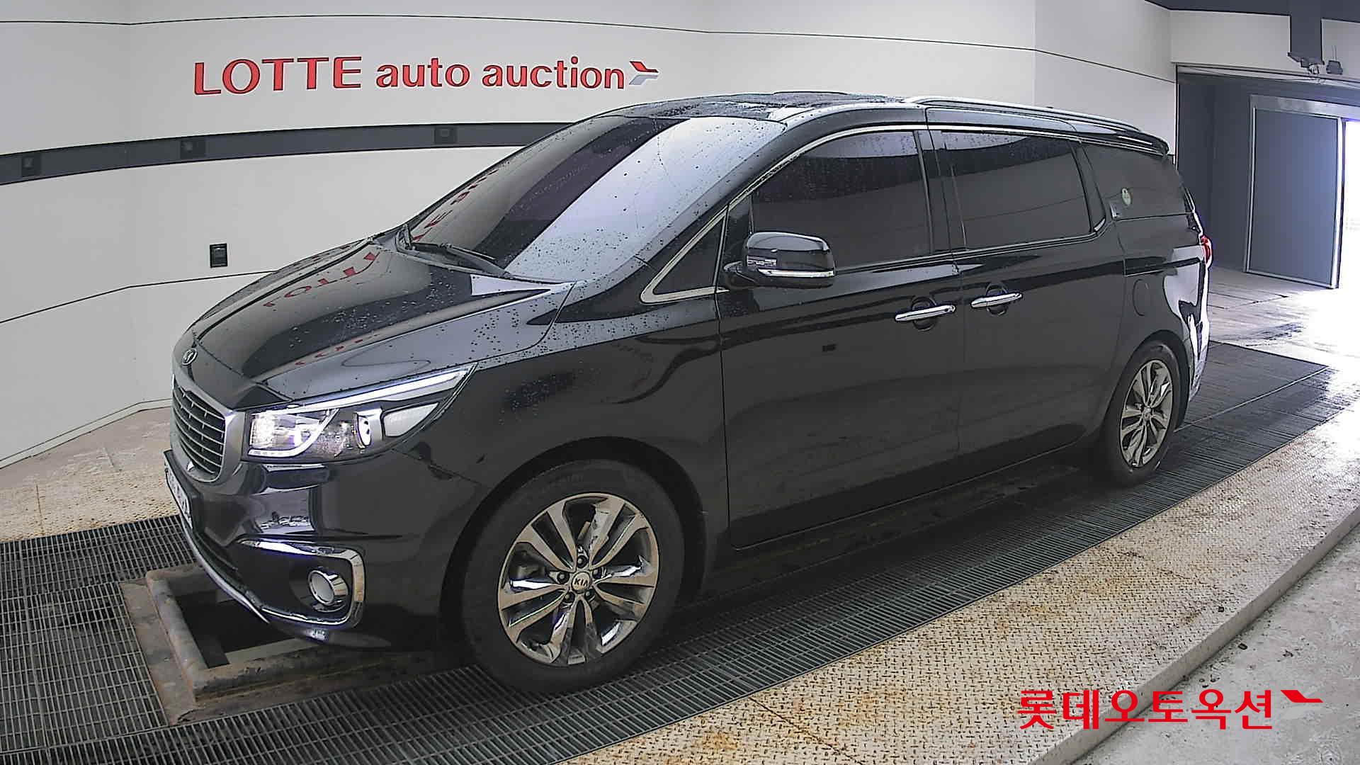 2016 - Kia CARNIVAL