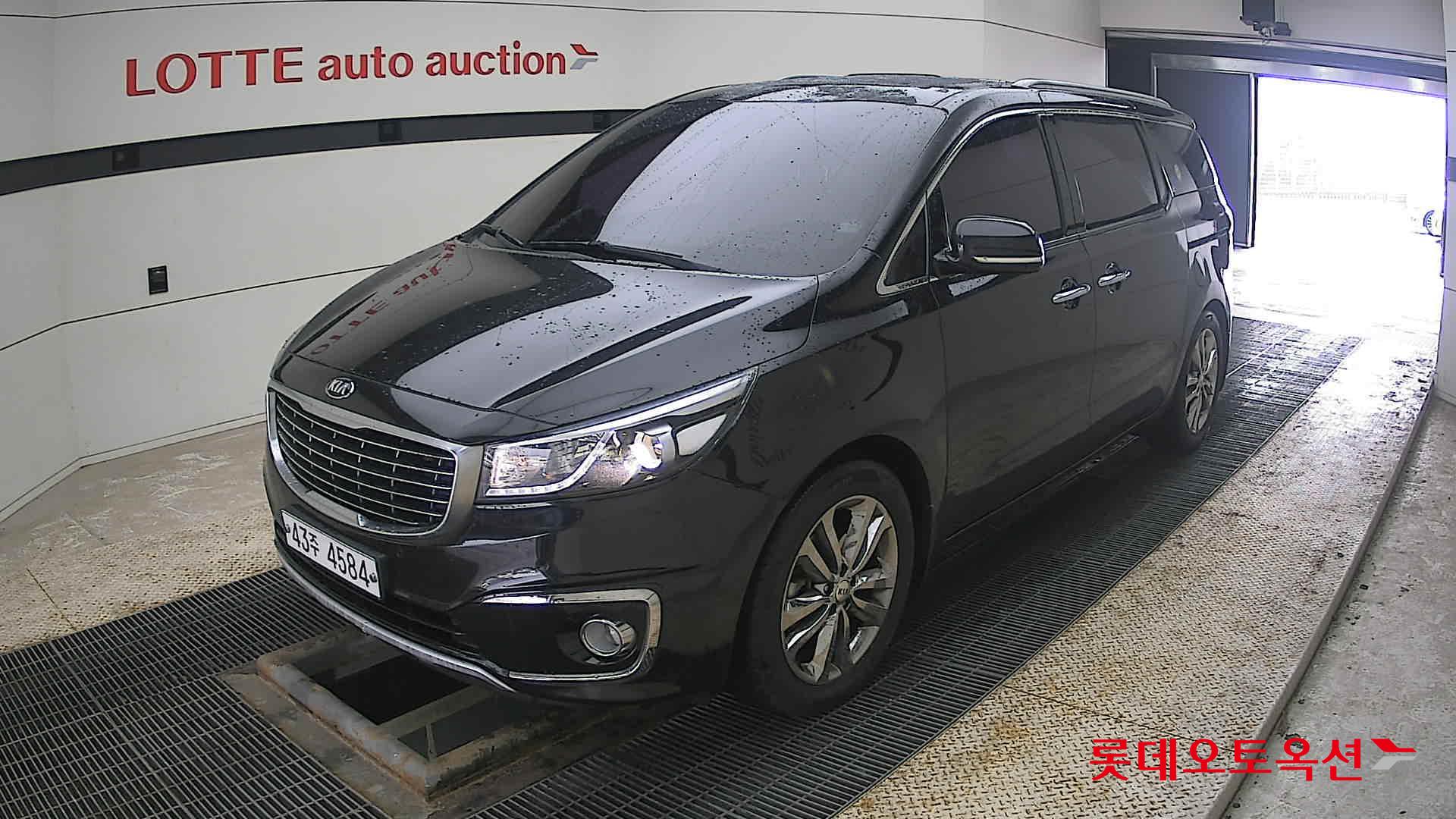 2016 - Kia CARNIVAL