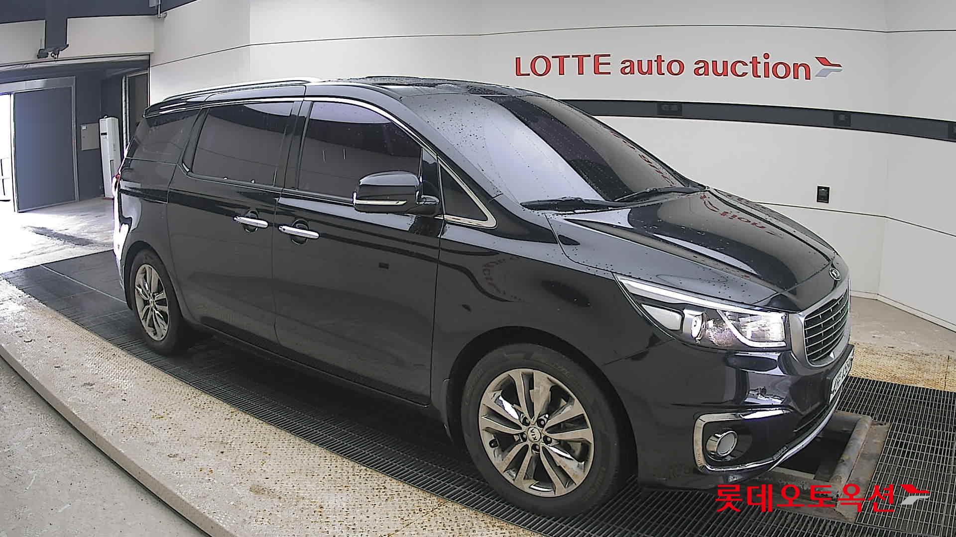 2016 - Kia CARNIVAL