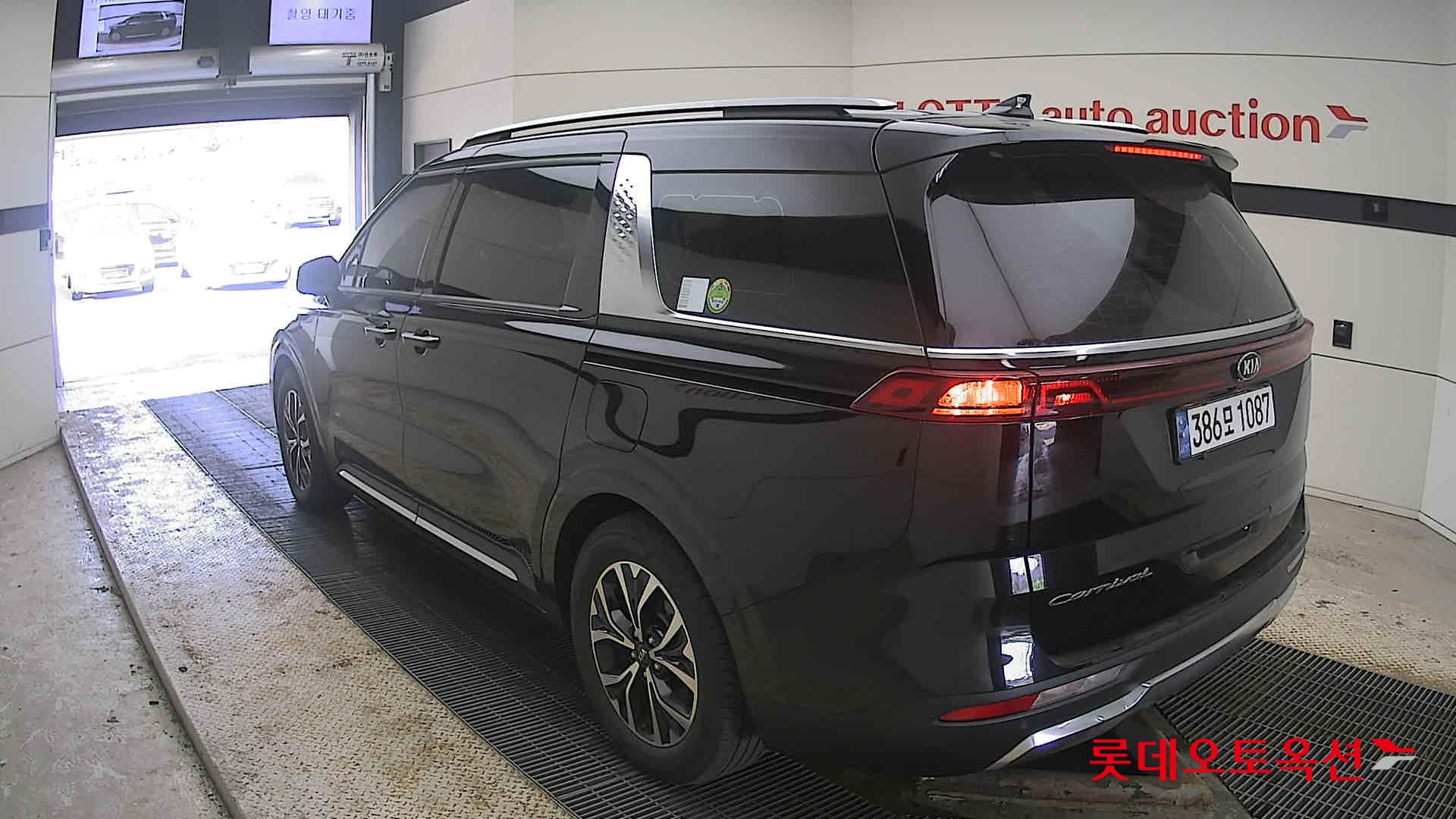 Kia Carnival 2021 - Image 4
