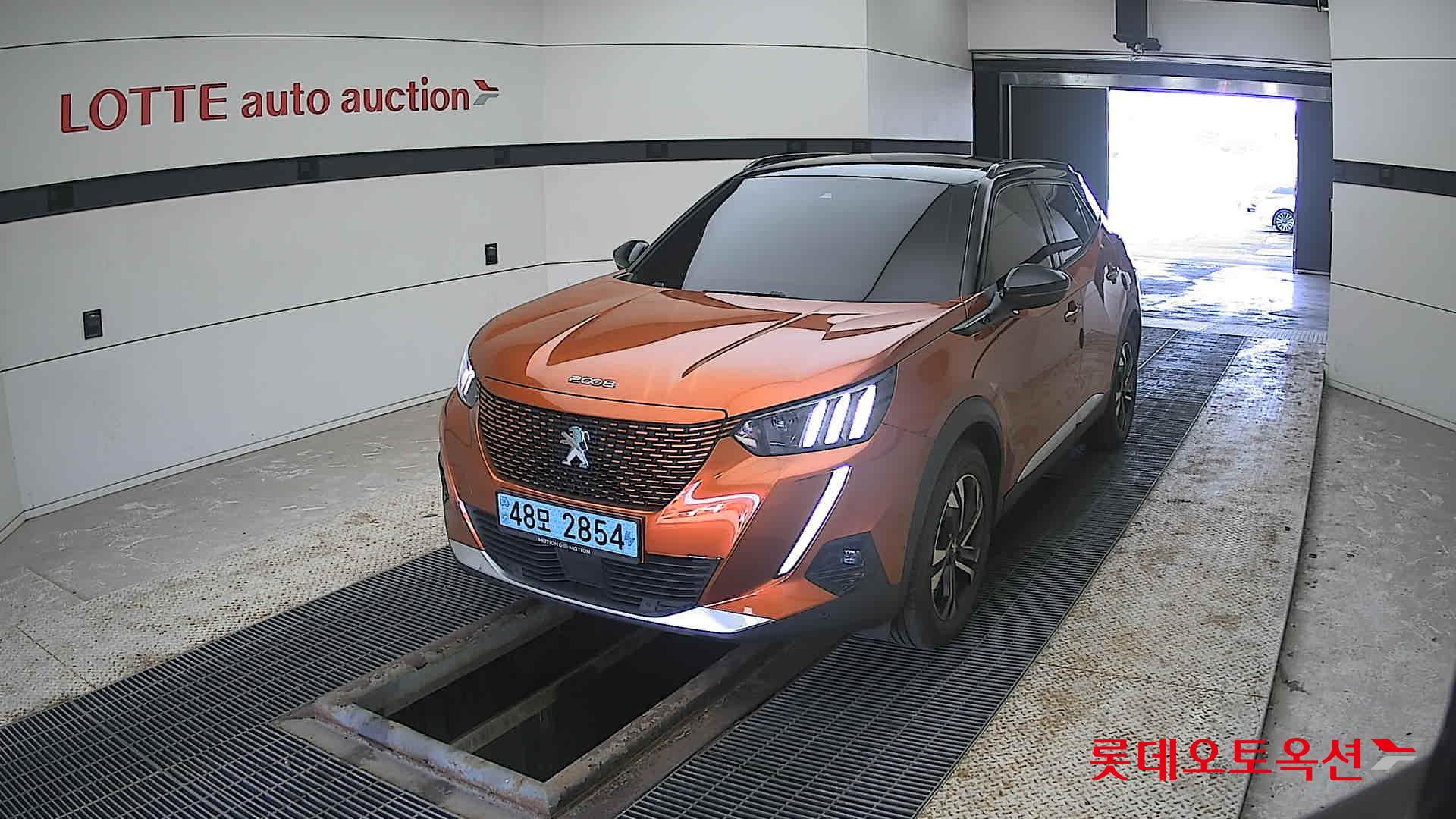 2021 - Peugeot E-2008