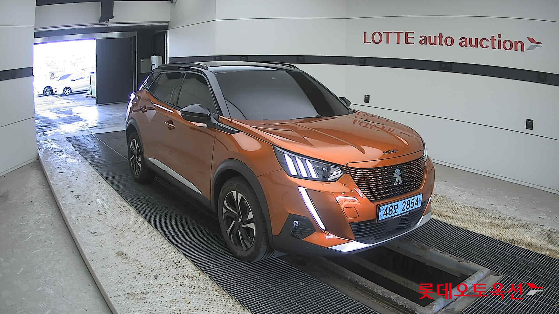 2021 - Peugeot E-2008