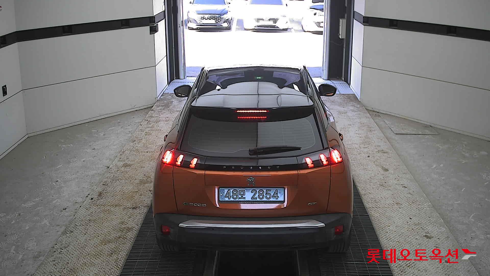 2021 - Peugeot E-2008