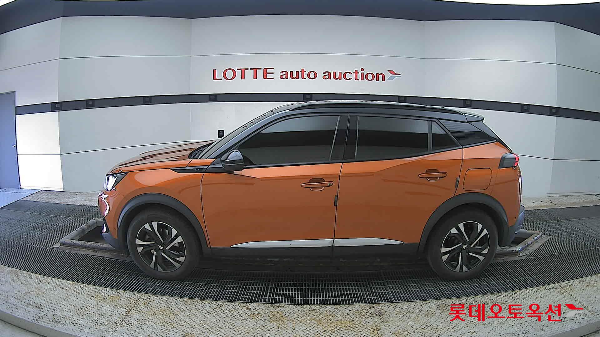 2021 - Peugeot E-2008