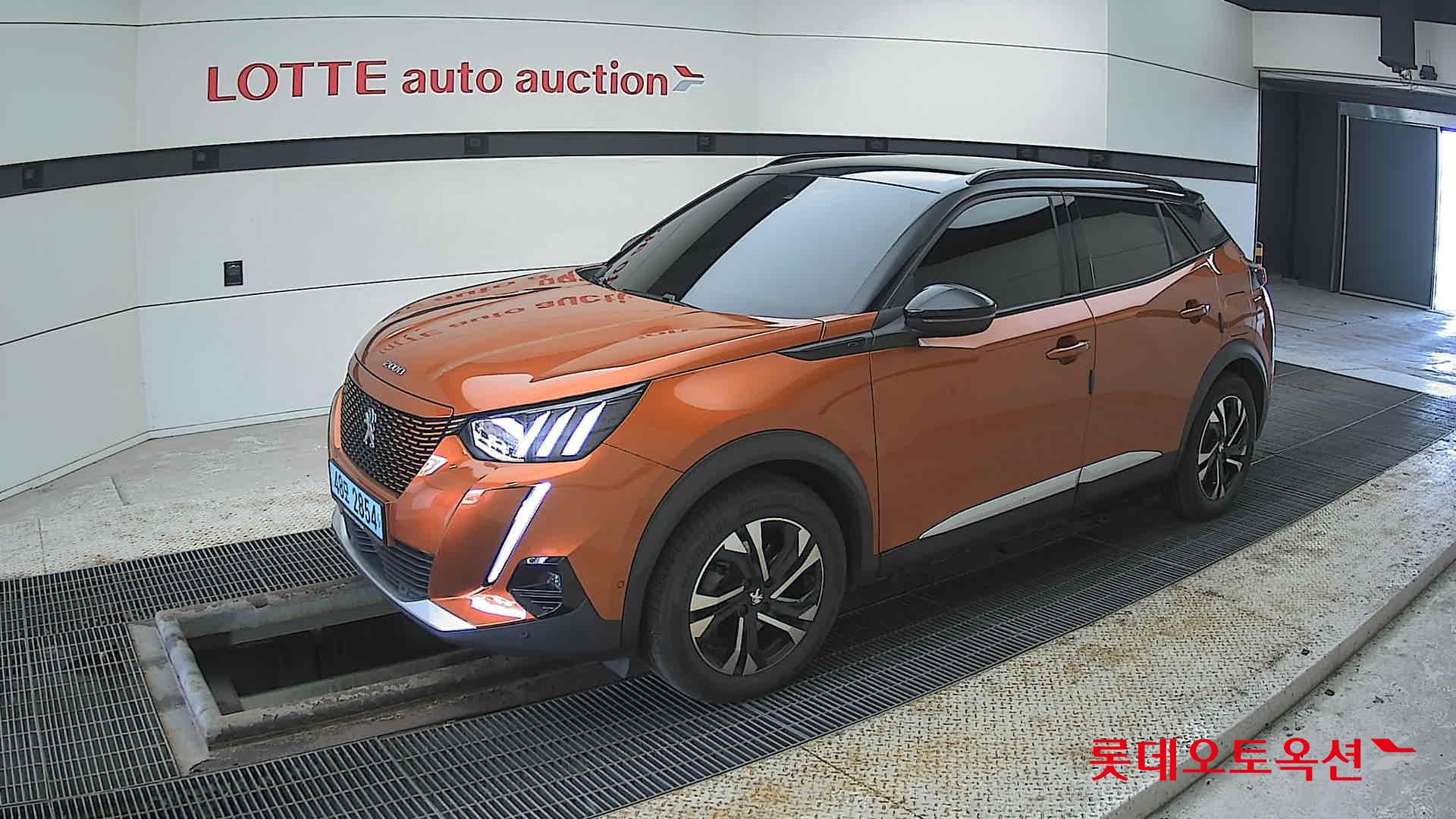 2021 - Peugeot E-2008